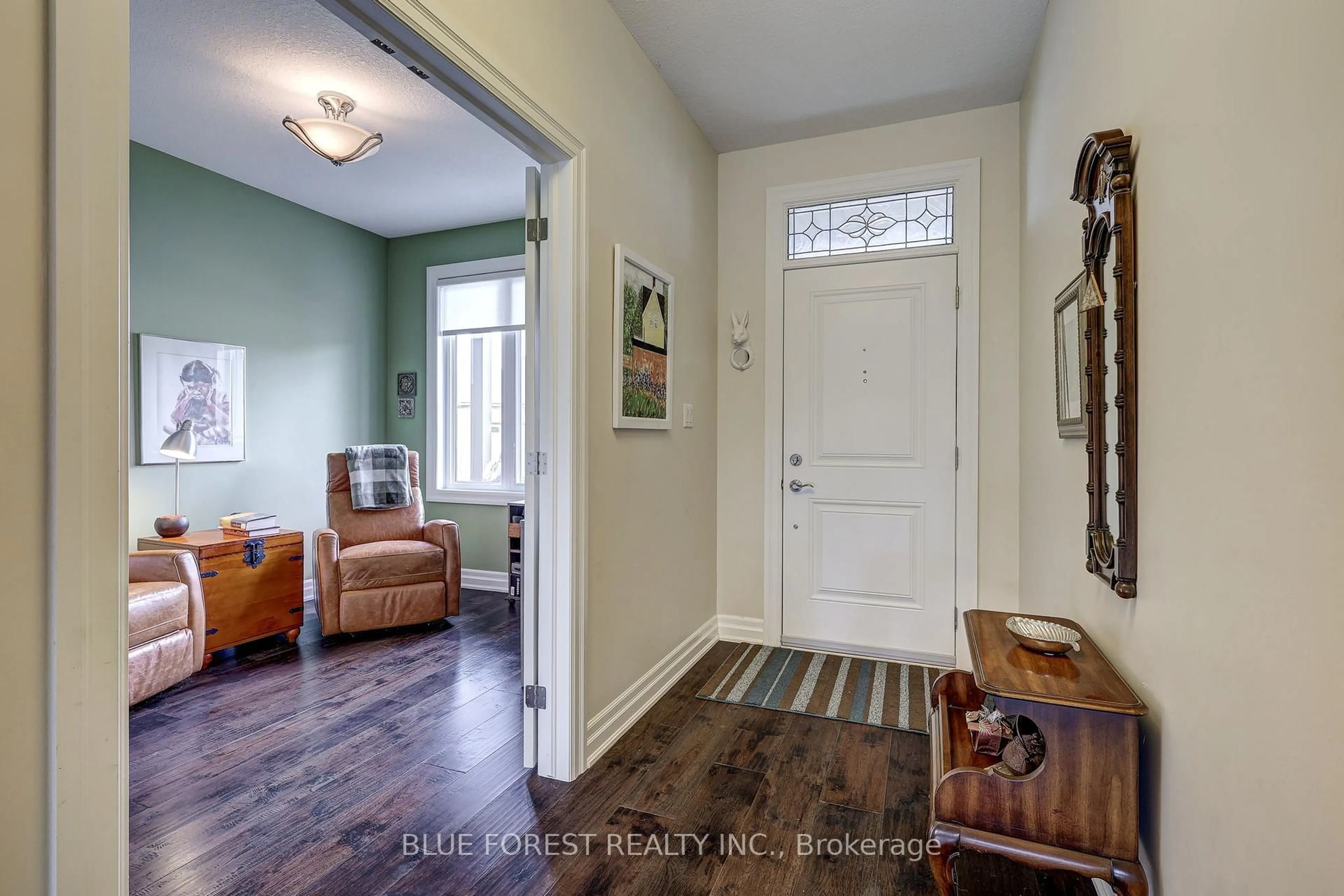 Indoor entryway for 9 Dausett Dr #81, Middlesex Centre Ontario N0L 1R0