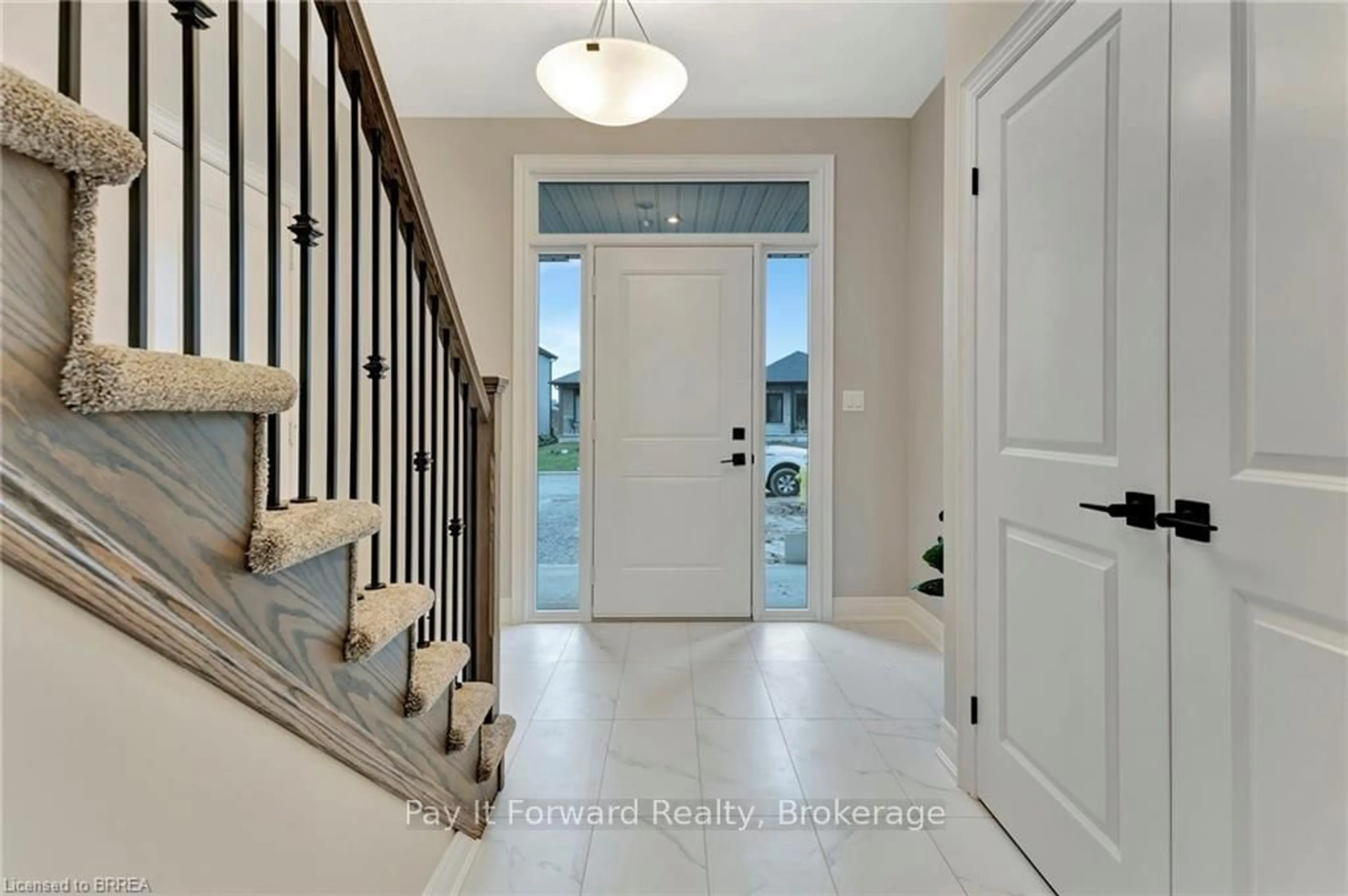 Indoor entryway for 247 Lafayette St, Haldimand Ontario N0A 1J0