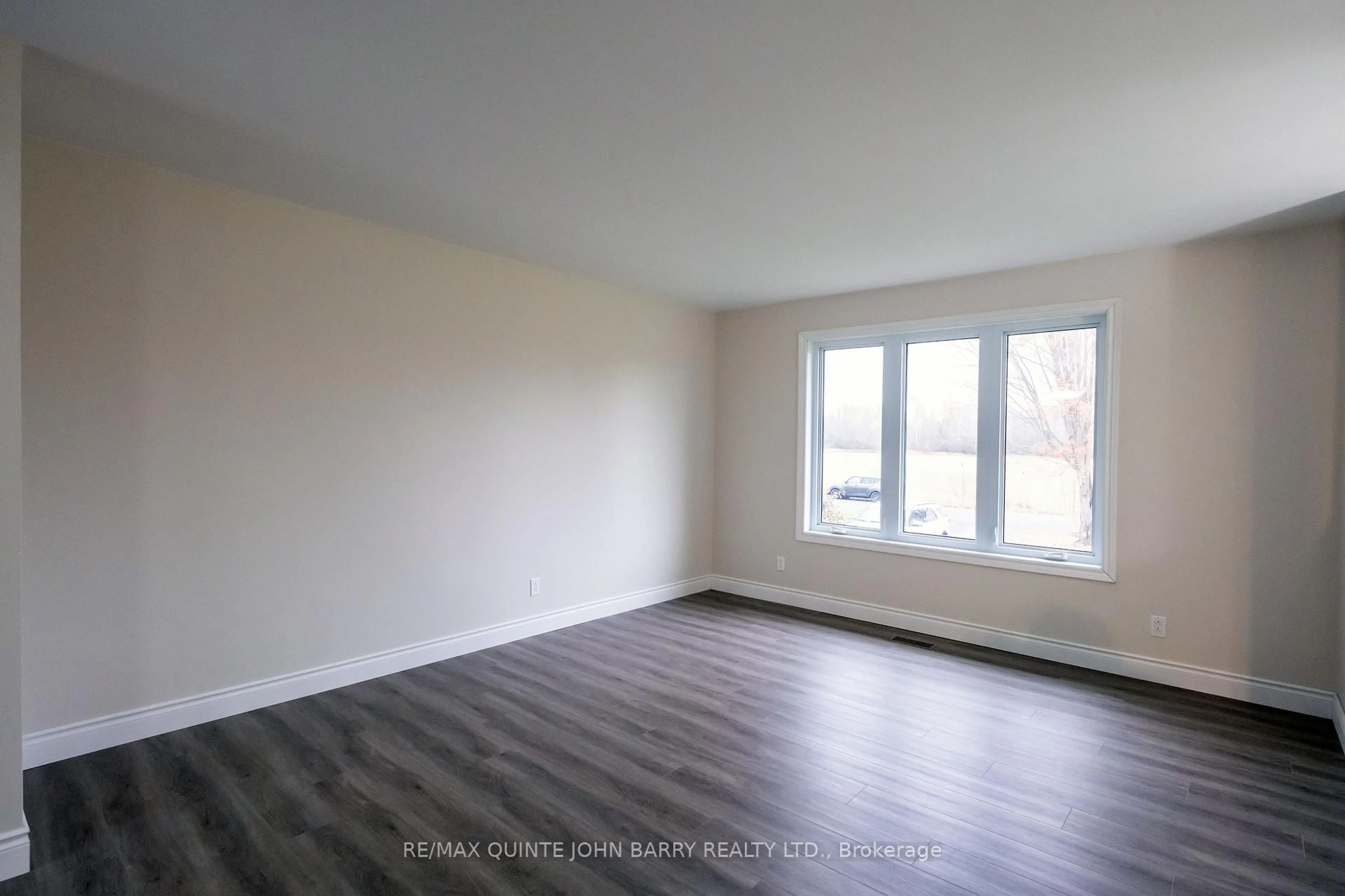A pic of a room for 113 Barcovan Beach Rd, Quinte West Ontario K0K 1L0