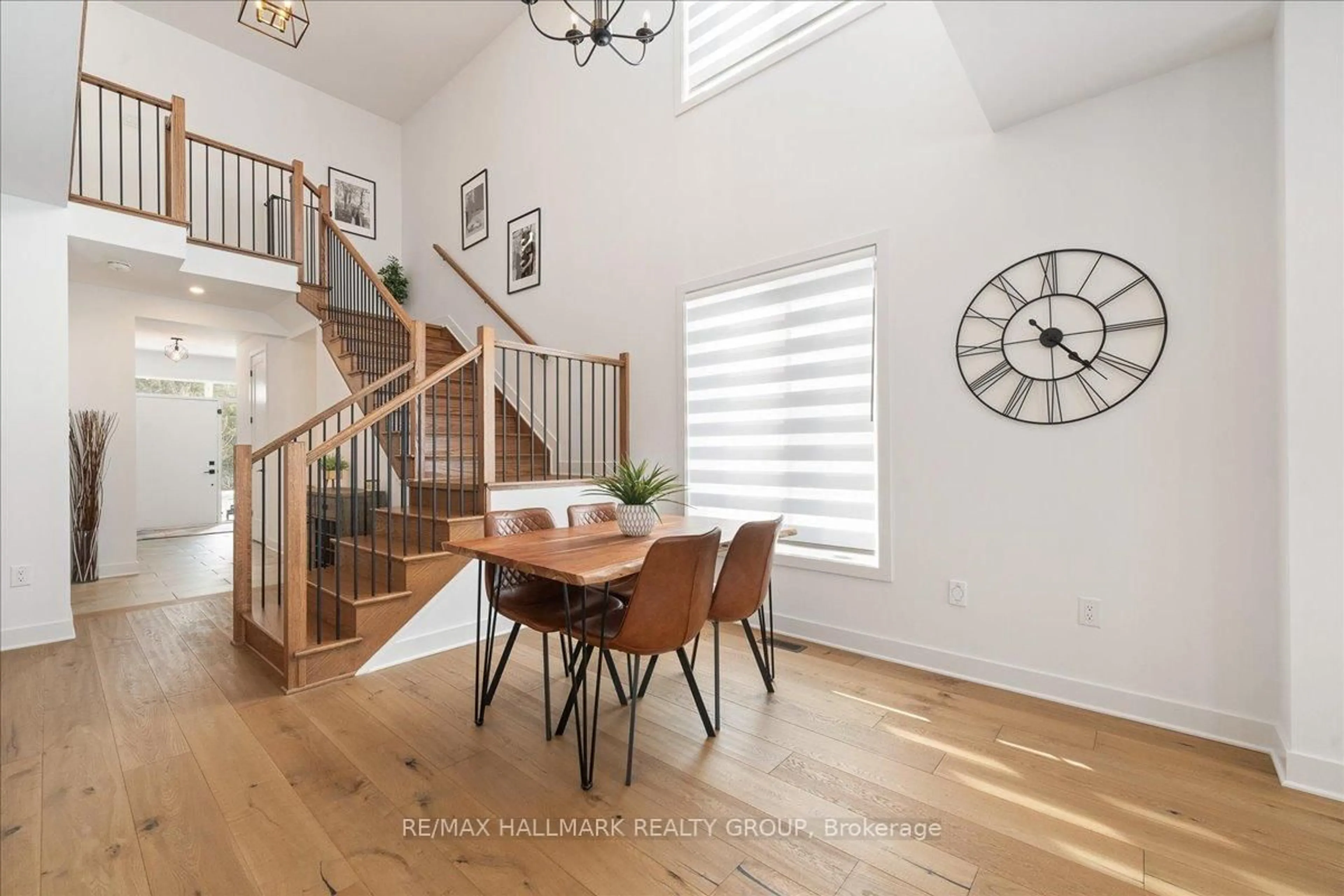 Dining room, wood/laminate floor for 6461 Renaud Rd, Ottawa Ontario K1W 0R8