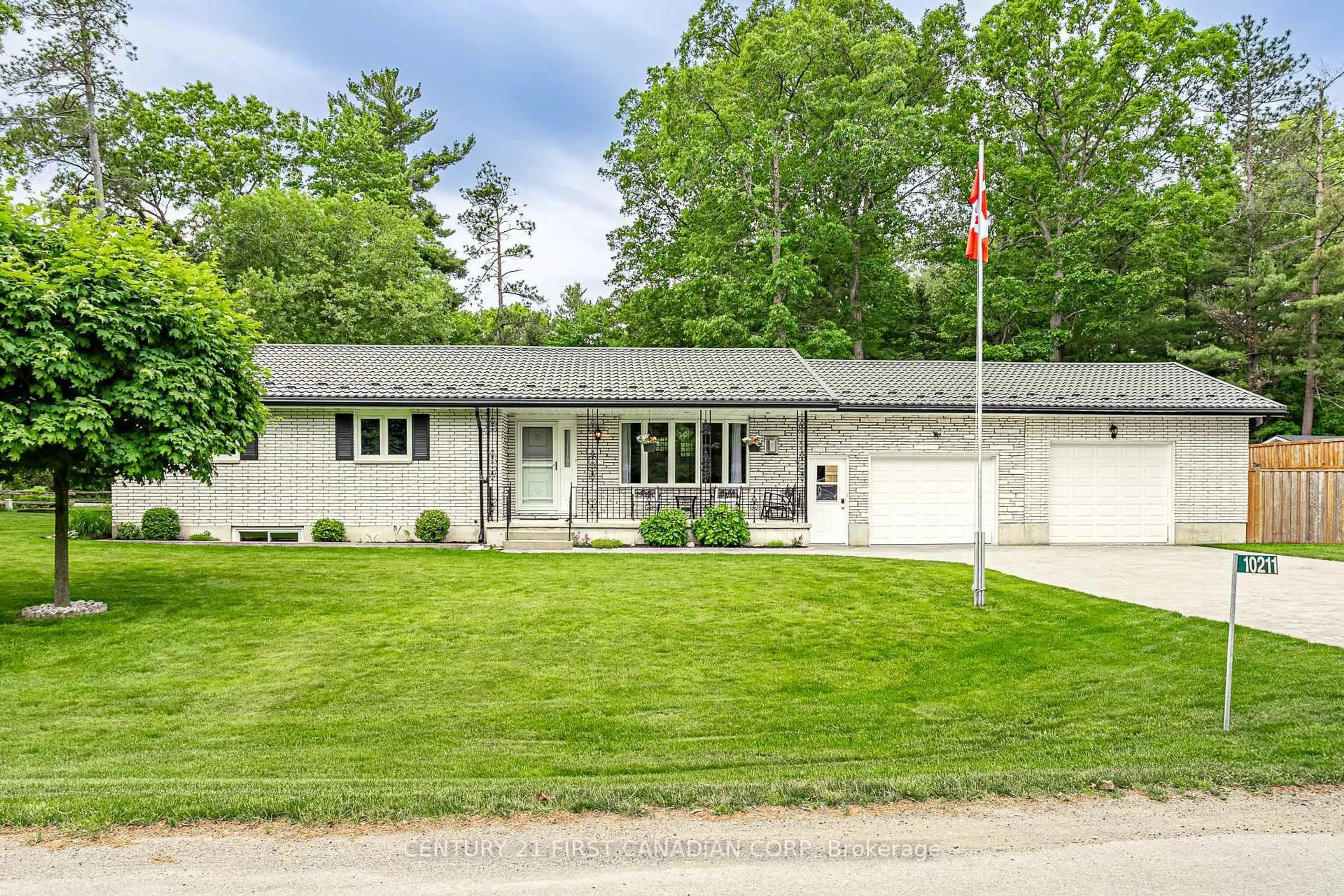 Home with vinyl exterior material, street for 10211 Lakeview Ave, Lambton Shores Ontario N0M 1T0