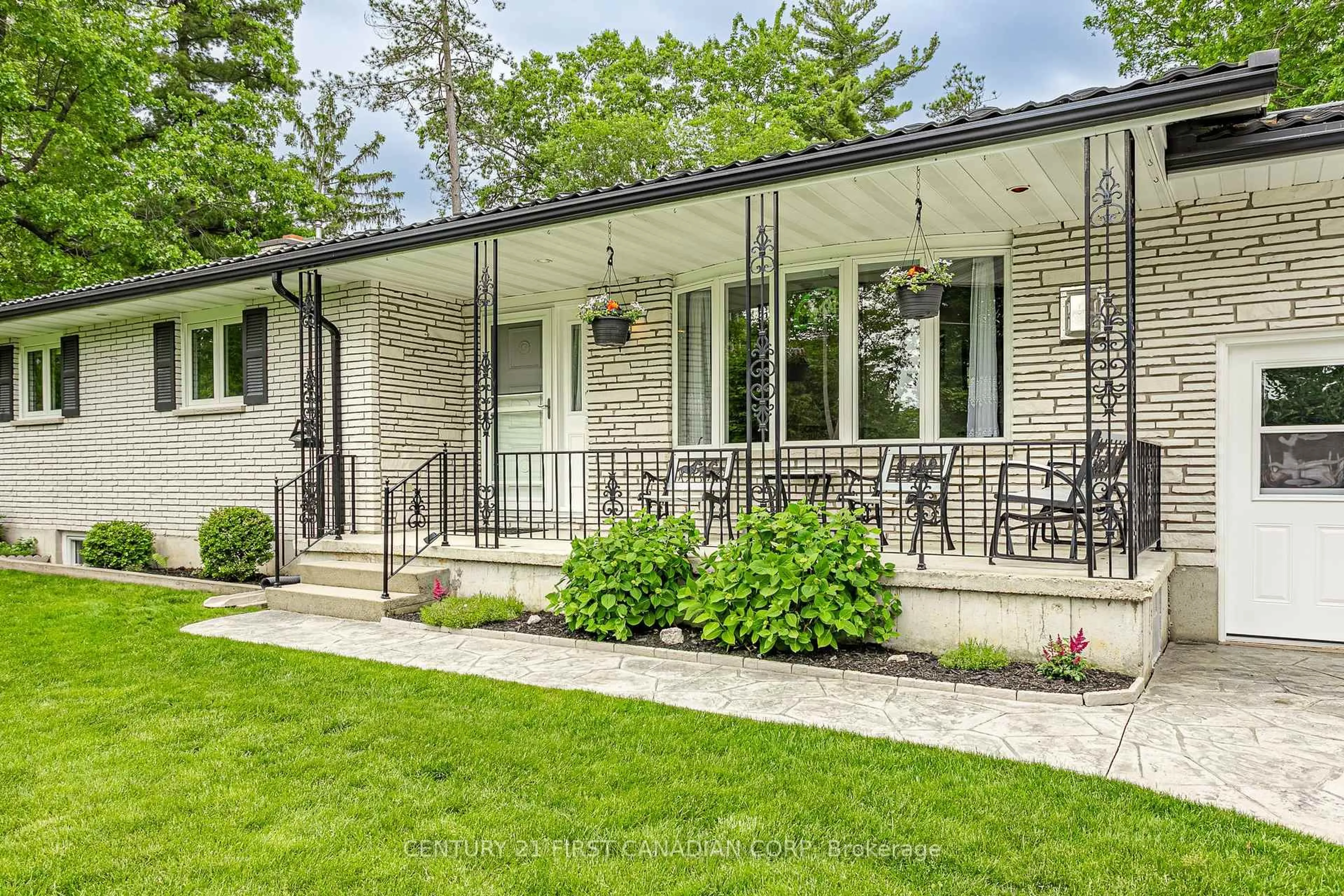 Unknown for 10211 Lakeview Ave, Lambton Shores Ontario N0M 1T0