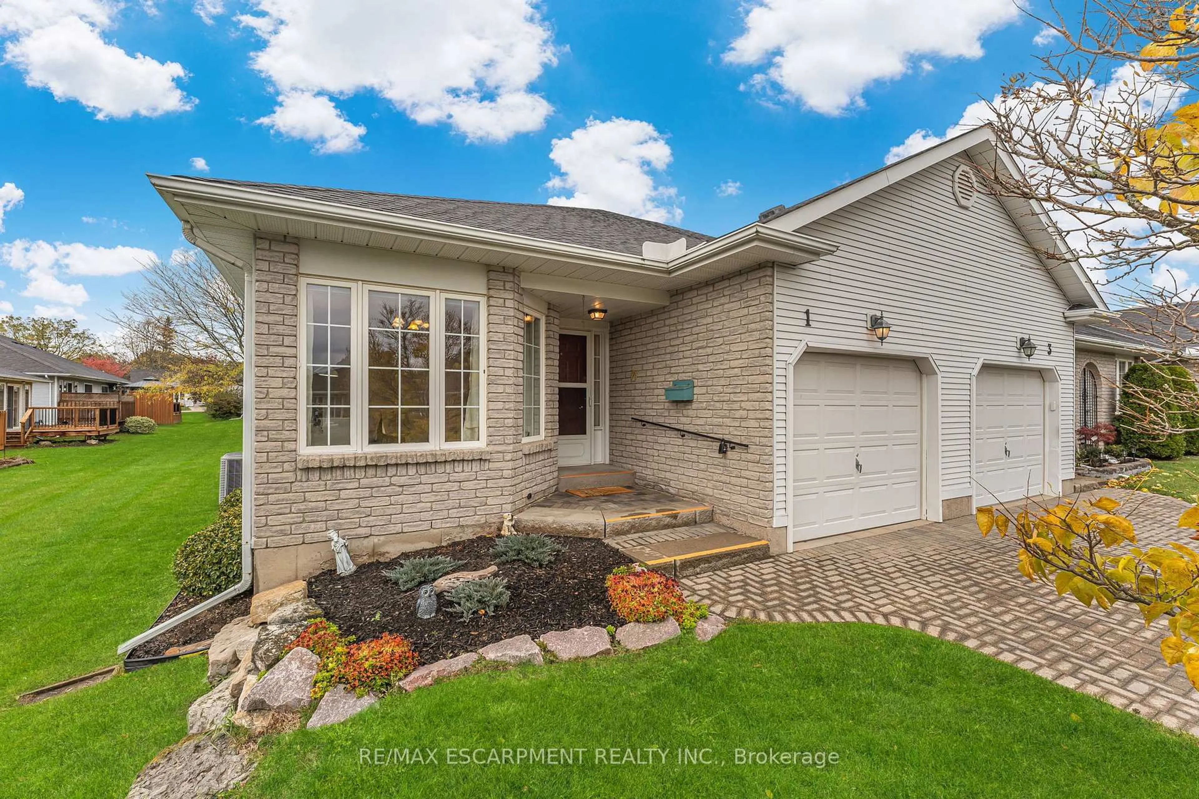 Home with brick exterior material, street for 1 Village Dr, West Lincoln Ontario L0R 2A0