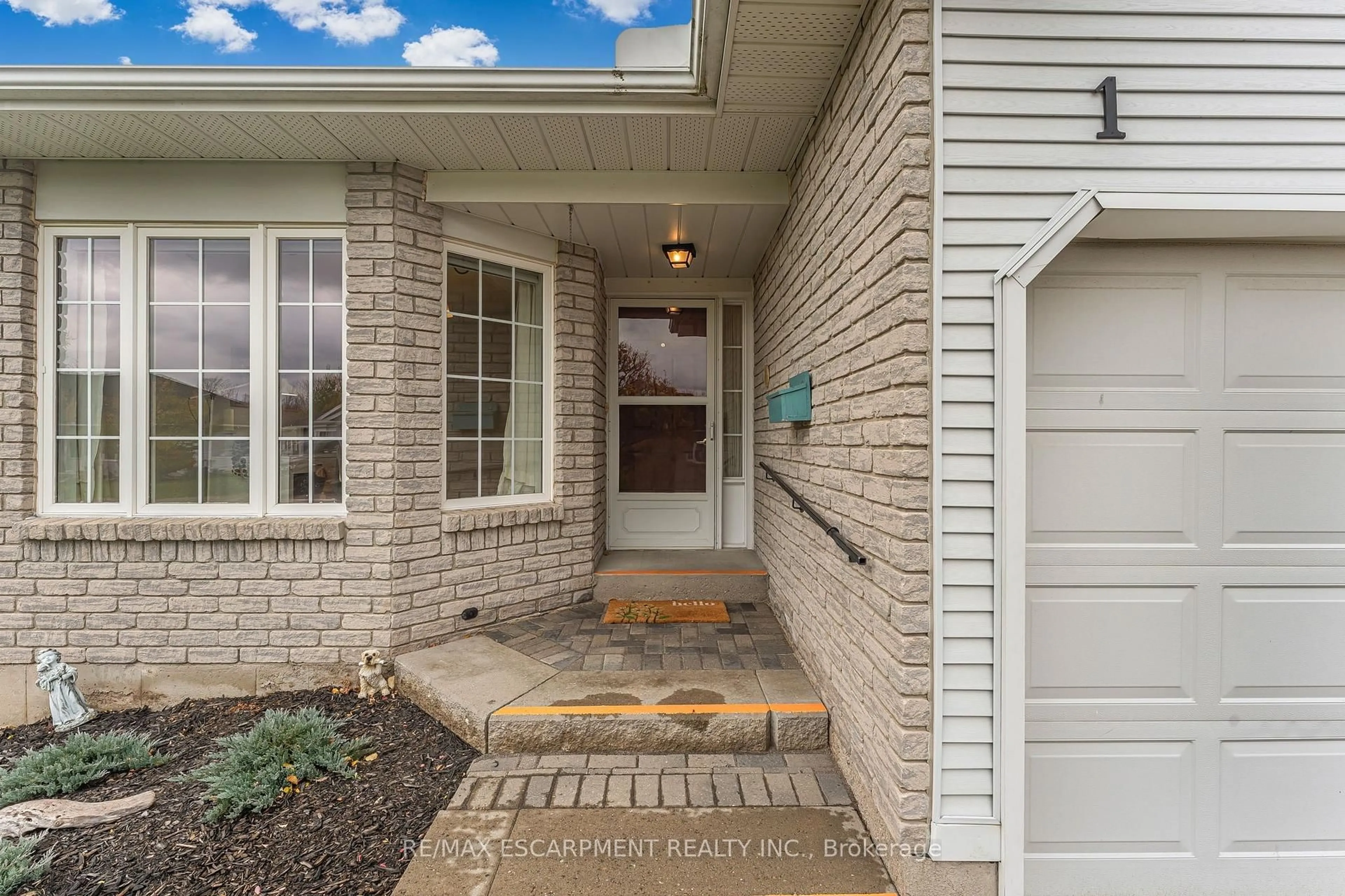 Home with brick exterior material, street for 1 Village Dr, West Lincoln Ontario L0R 2A0