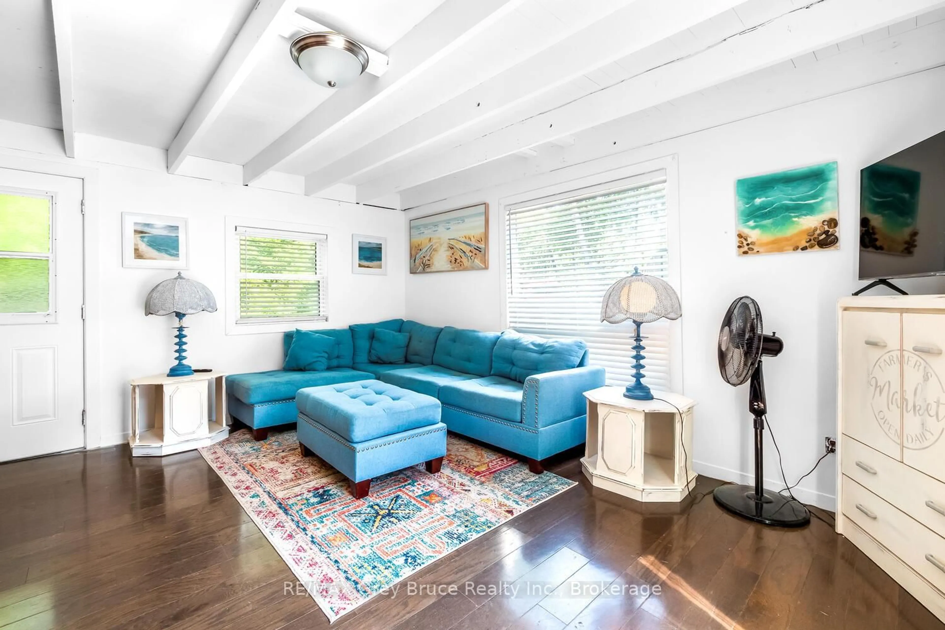 Living room with furniture, unknown for 1106 King Edward Ave, South Bruce Peninsula Ontario N0H 2G0