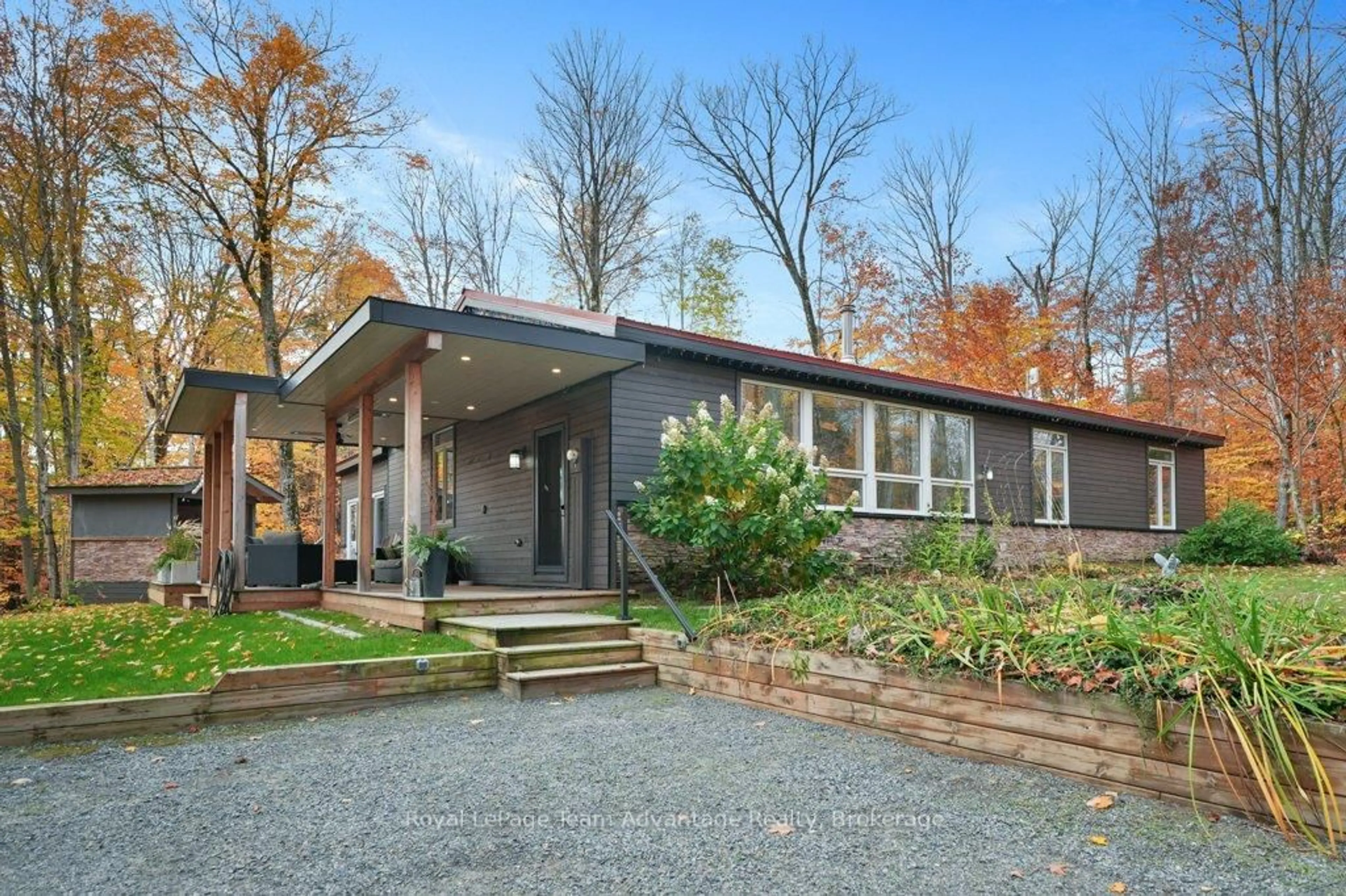 Home with vinyl exterior material, unknown for 34 Beechwood Lane, Seguin Ontario P2A 0B2