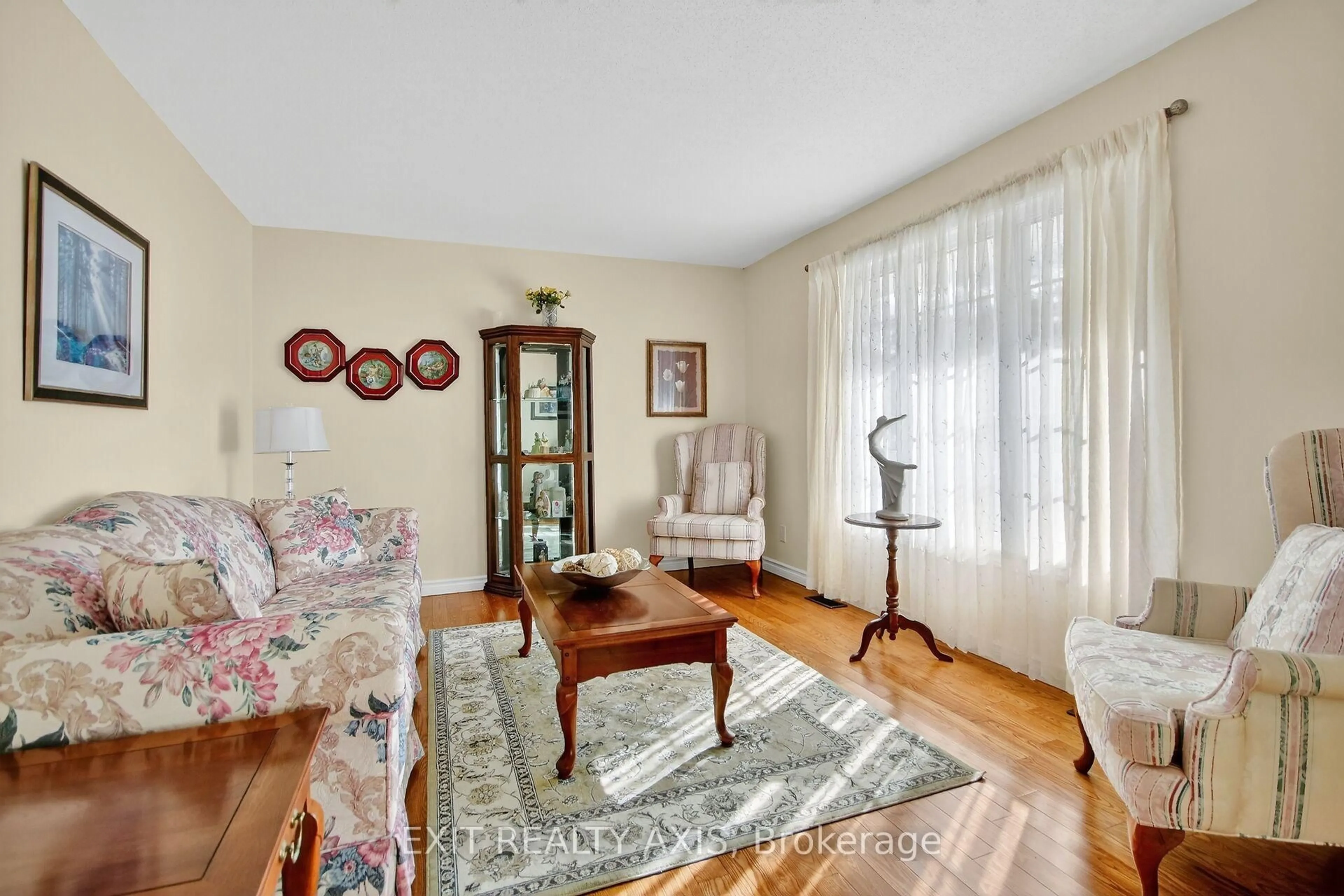 Living room with furniture, wood/laminate floor for 5 Bay St, Rideau Lakes Ontario K0G 1P0