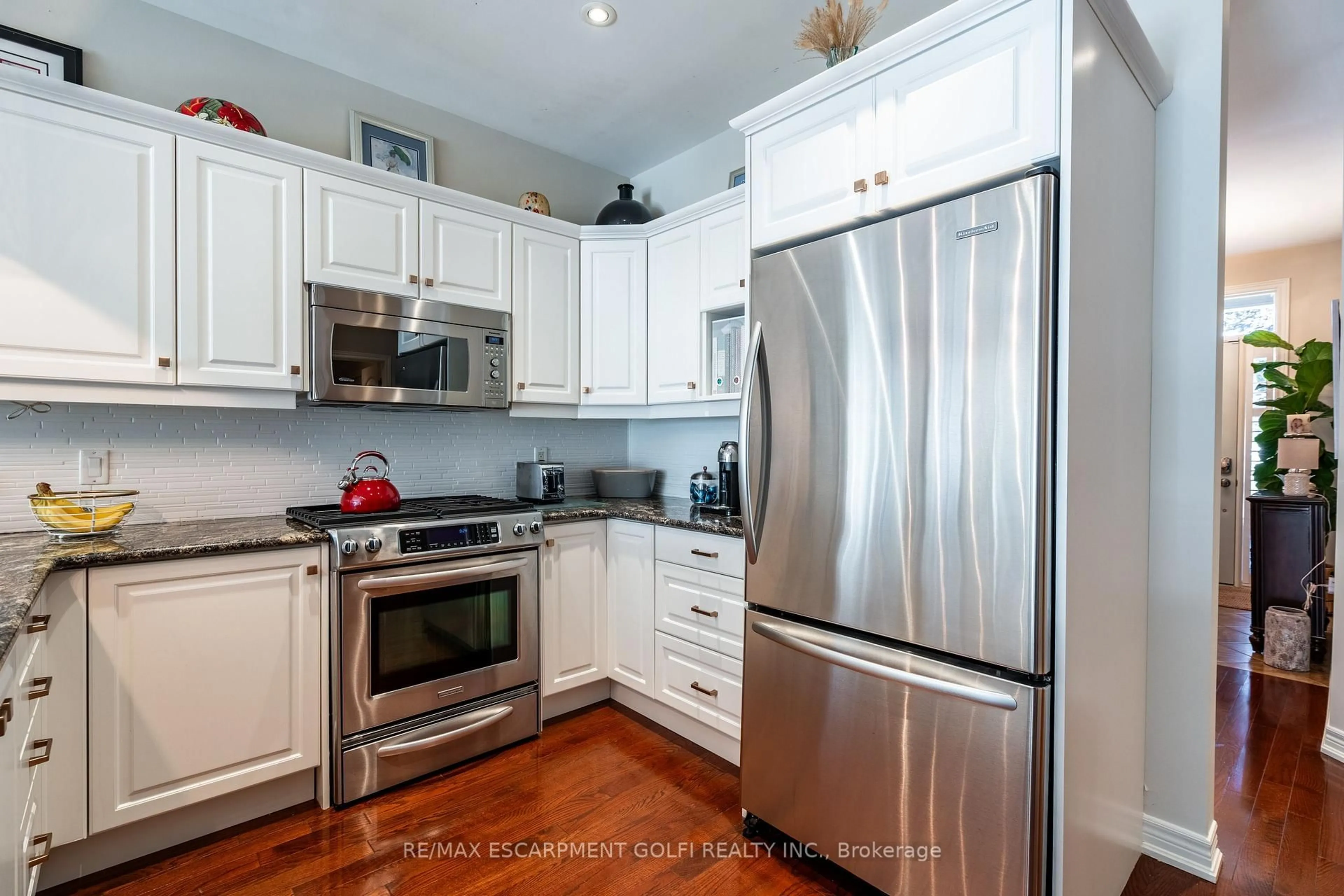 Unknown for 56 Videl Cres, St. Catharines Ontario L2W 0A3