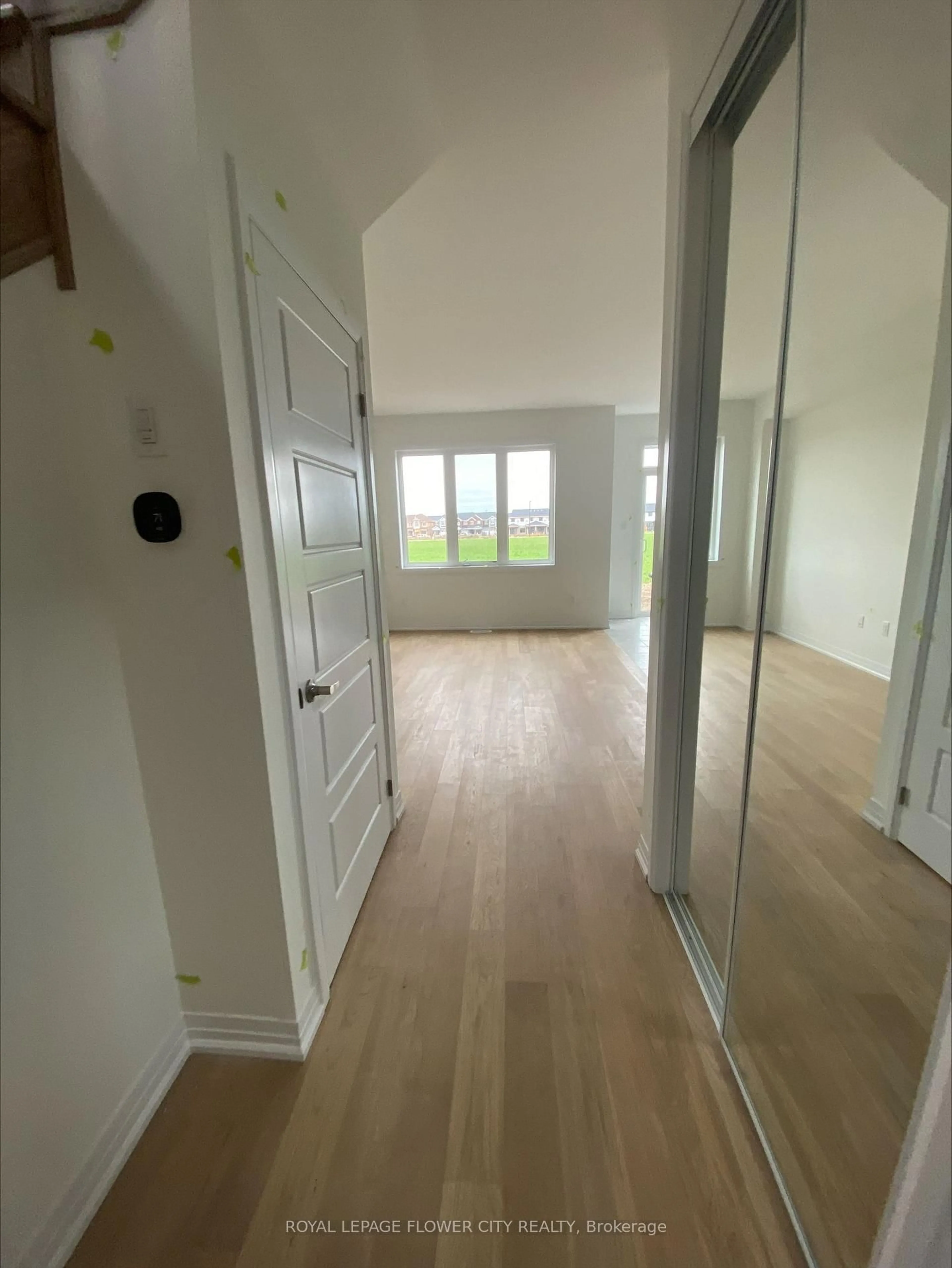 A pic of a room for 19 Velvet Way, Thorold Ontario L2V 0B7