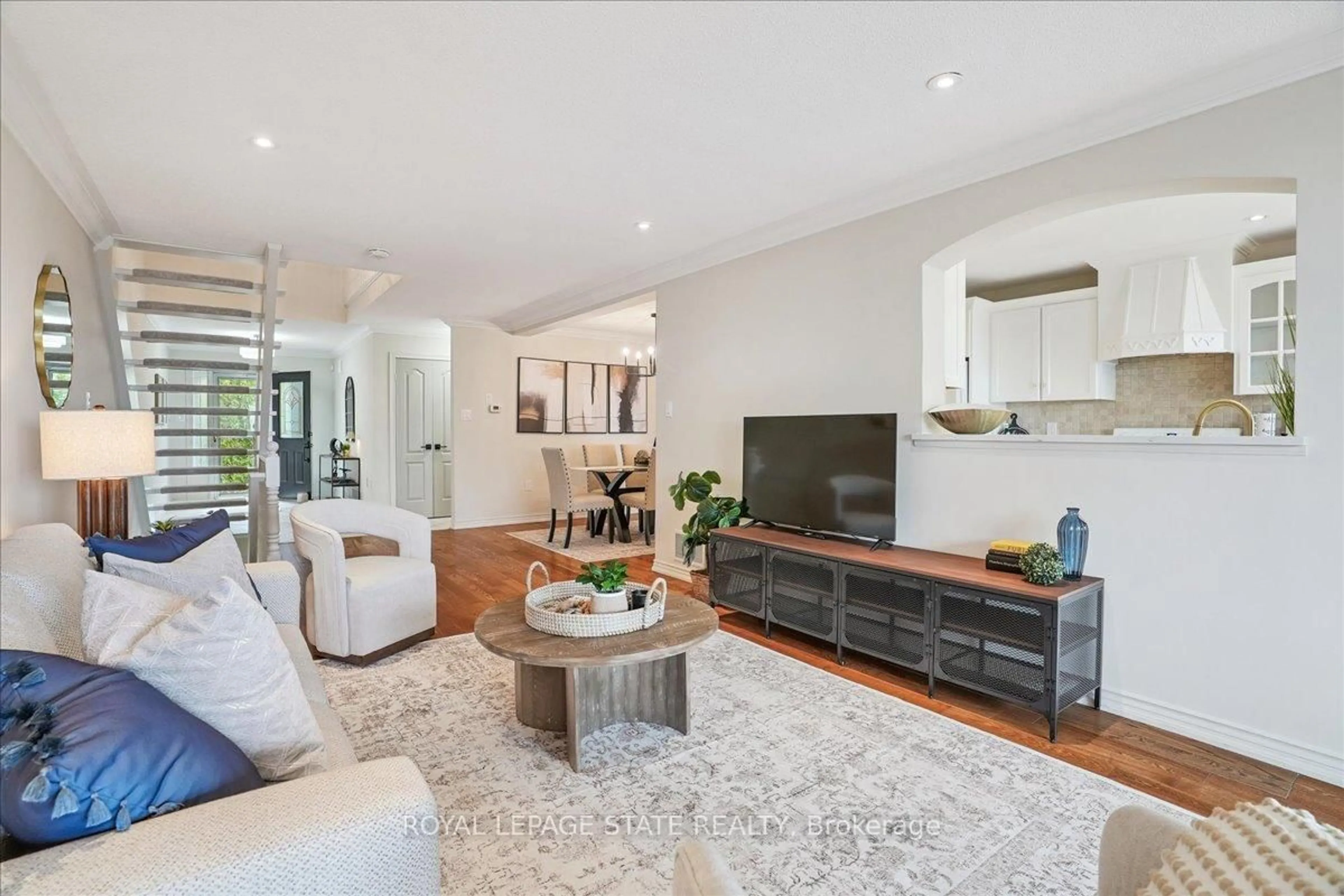 Living room with furniture, unknown for 55 Edgewater Dr, Hamilton Ontario L8E 4Z2