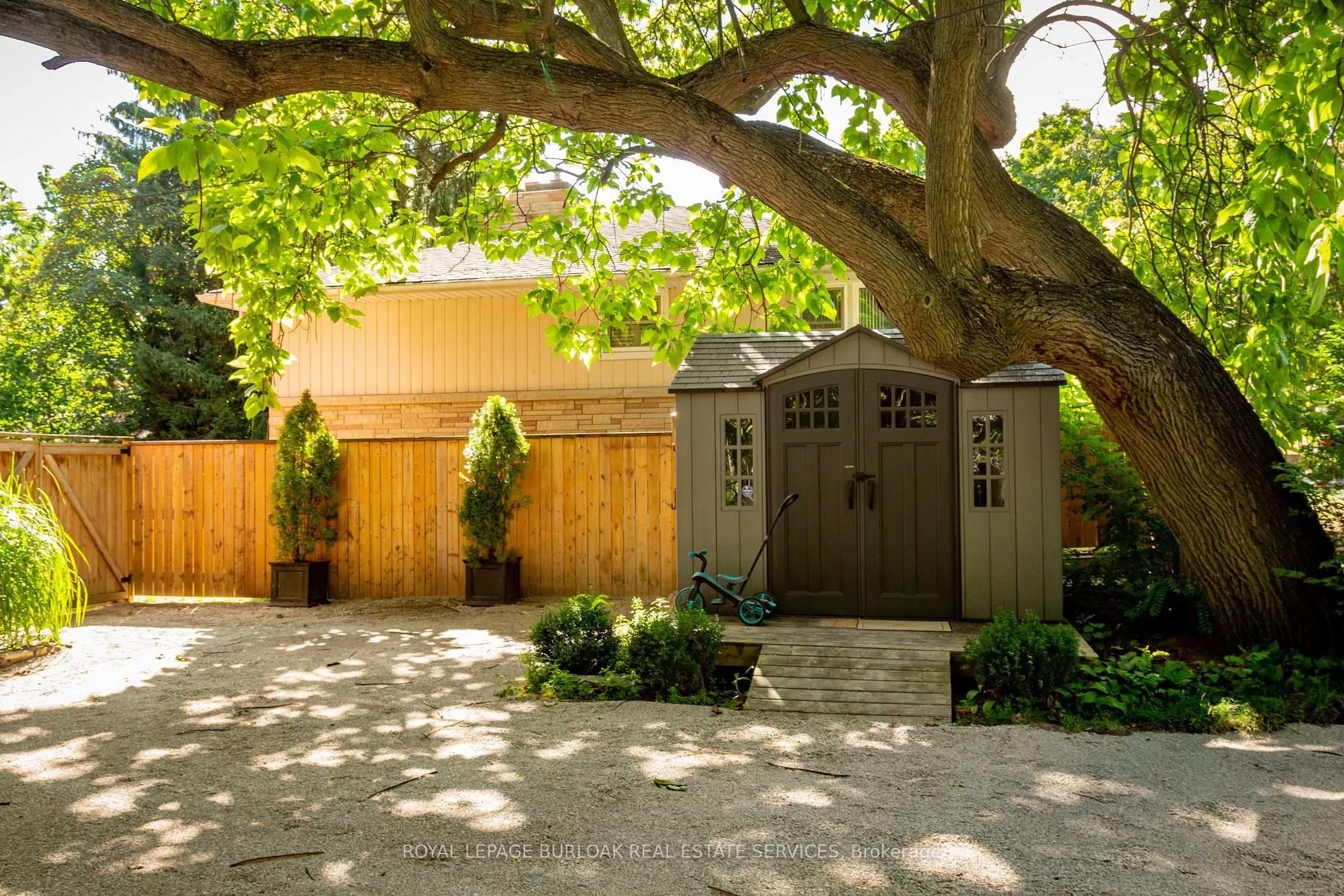 Unknown for 123 Main St, Grimsby Ontario L3M 1R9