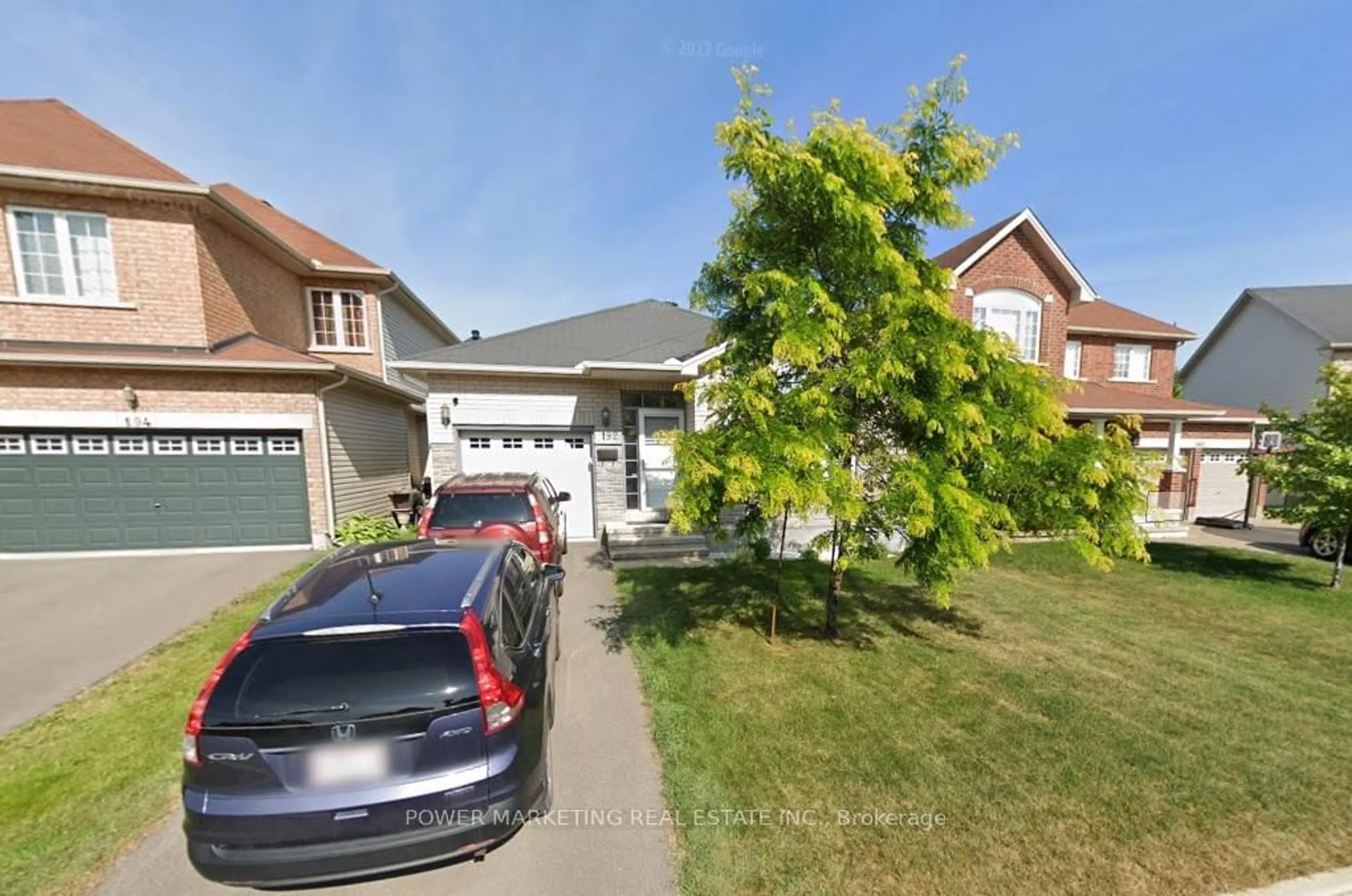 A pic from outside/outdoor area/front of a property/back of a property/a pic from drone, street for 192 FELICITY Cres, Ottawa Ontario K1W 0C2