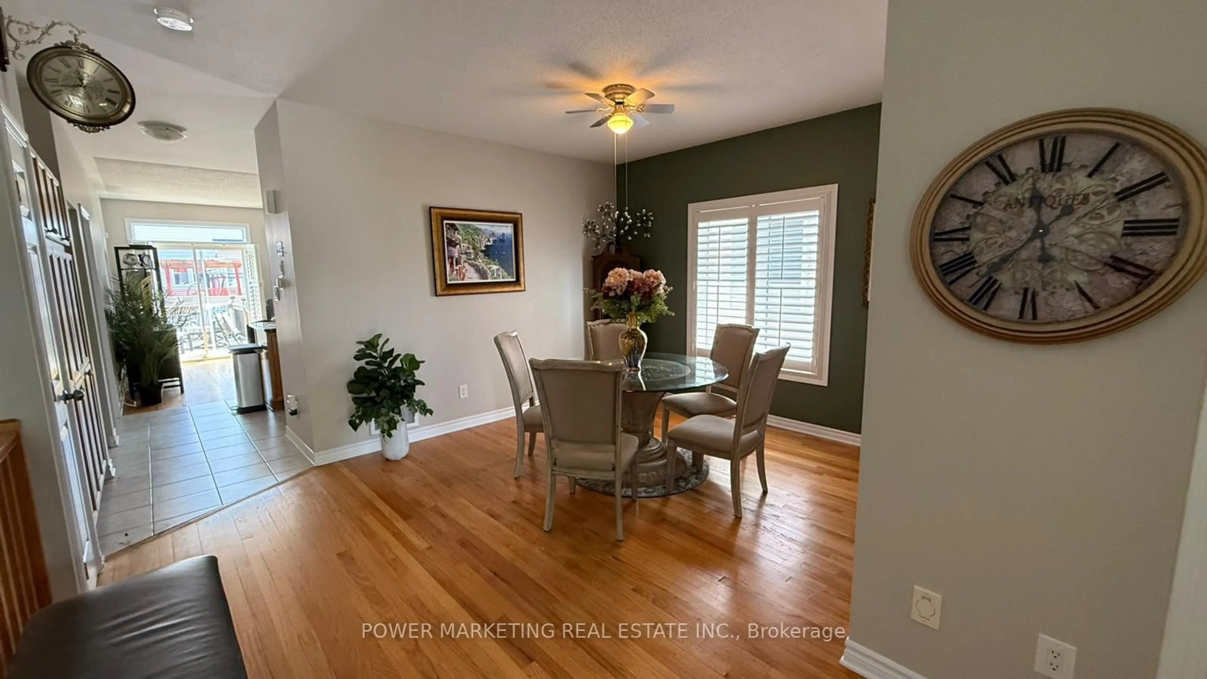 Dining room, wood/laminate floor for 192 FELICITY Cres, Ottawa Ontario K1W 0C2