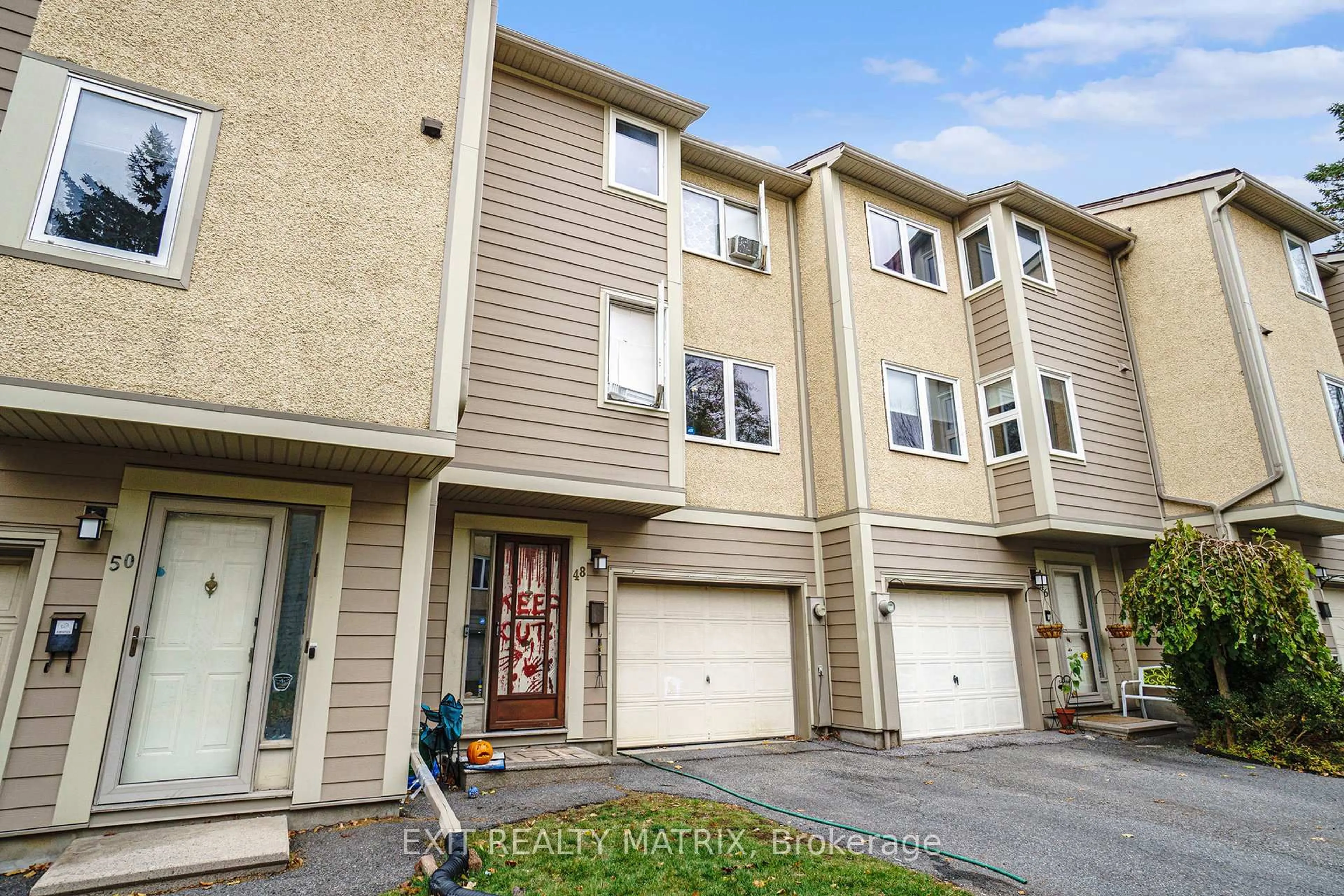 A pic from outside/outdoor area/front of a property/back of a property/a pic from drone, street for 48 Peary Way, Ottawa Ontario K2L 1Z8