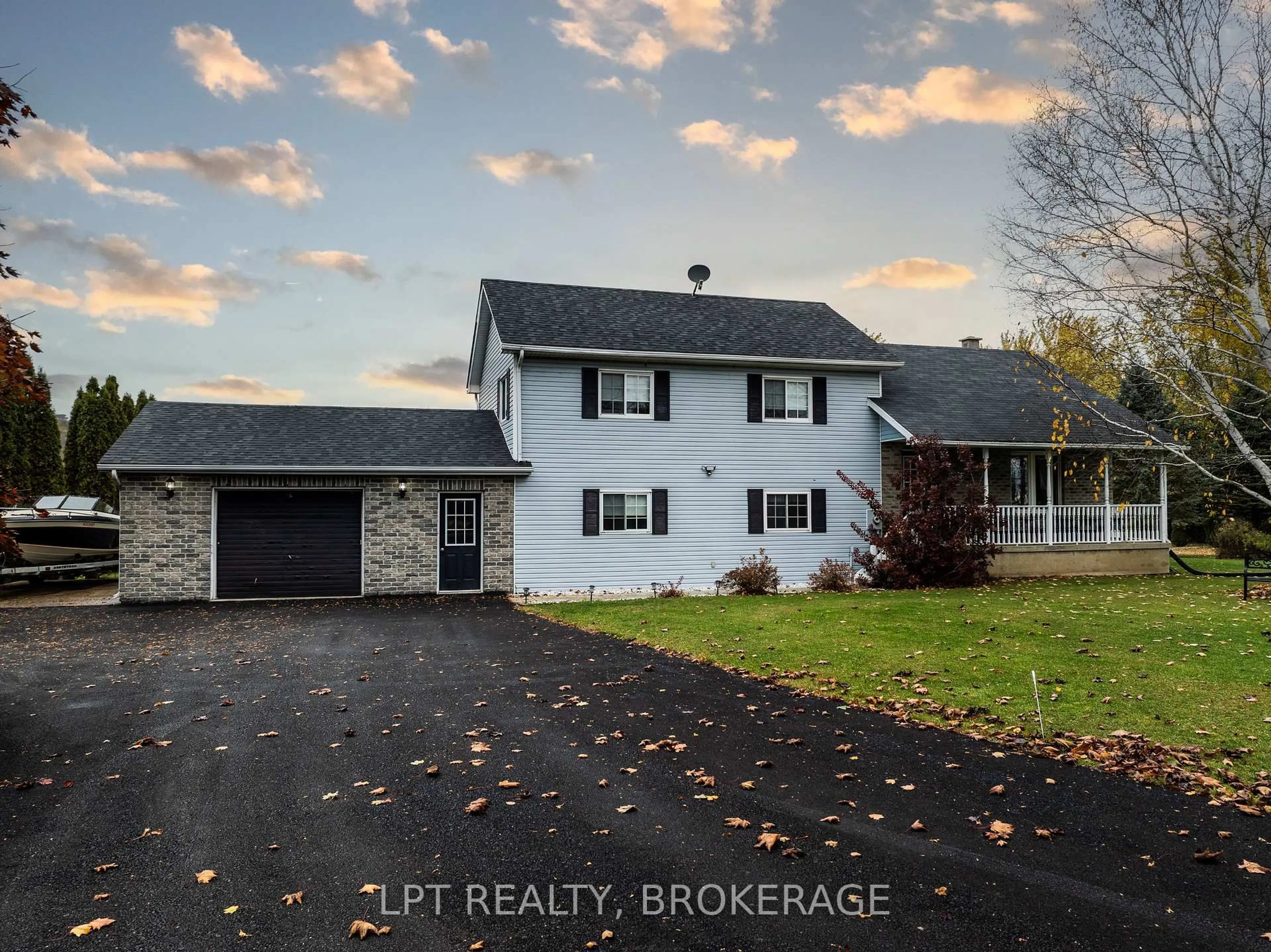 A pic from outside/outdoor area/front of a property/back of a property/a pic from drone, street for 2202 Sands Rd, Battersea Ontario K0H 1H0