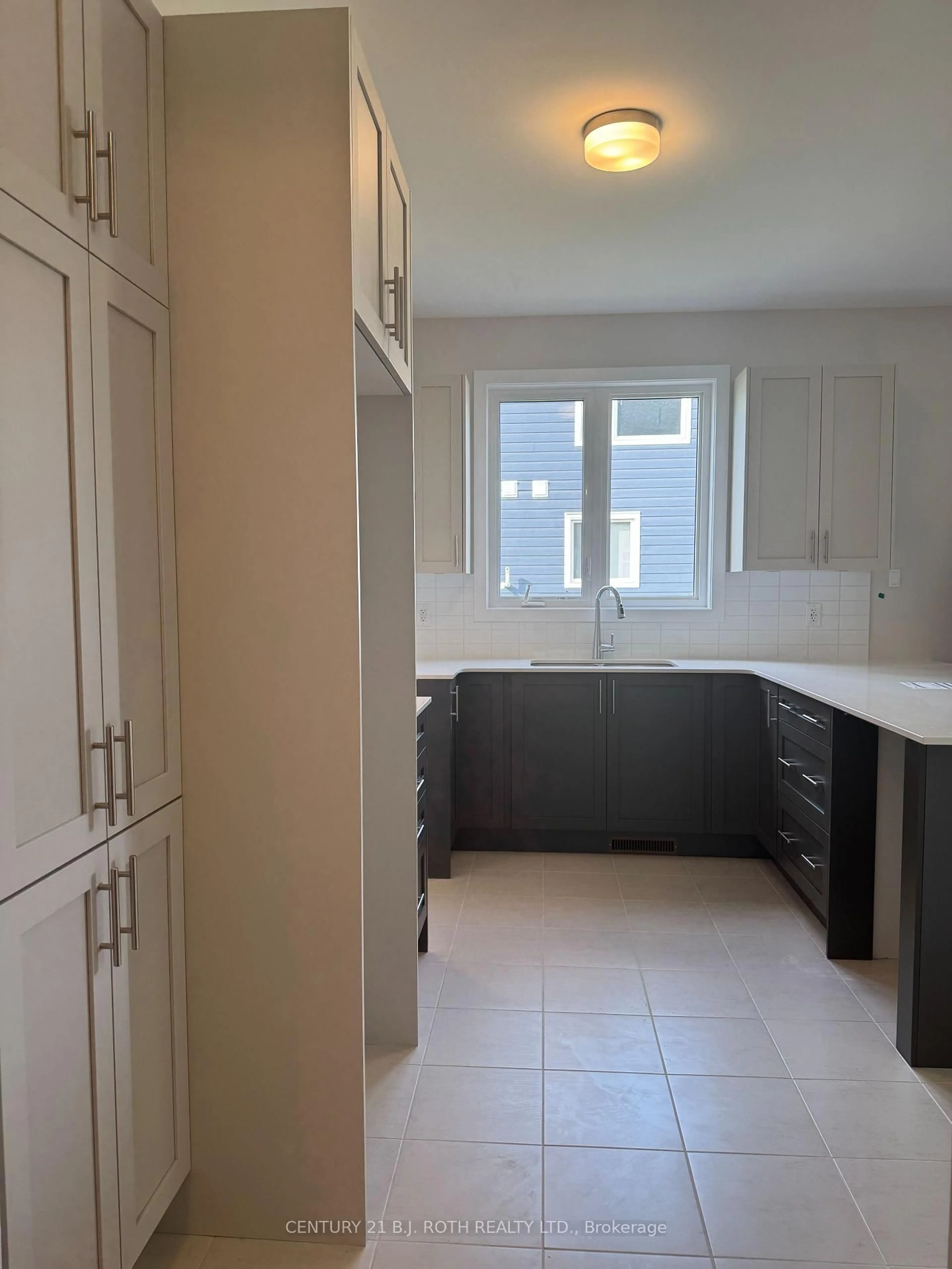 Standard kitchen, unknown for 944 Seagrave Lane, Richmond Ontario K0A 2Z0