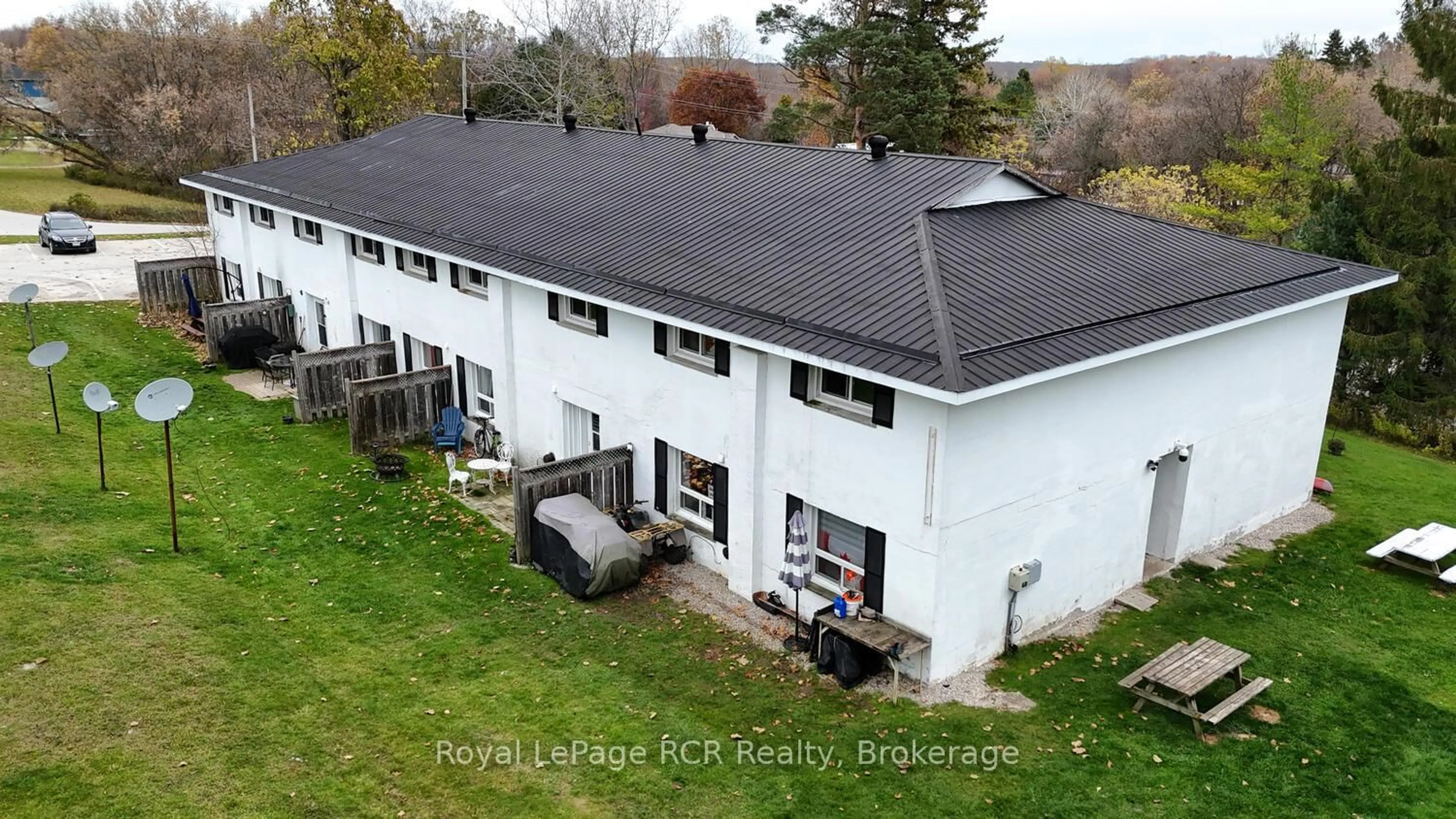 A pic from outside/outdoor area/front of a property/back of a property/a pic from drone, building for 415 Main St, Georgian Bluffs Ontario N0H 2K0