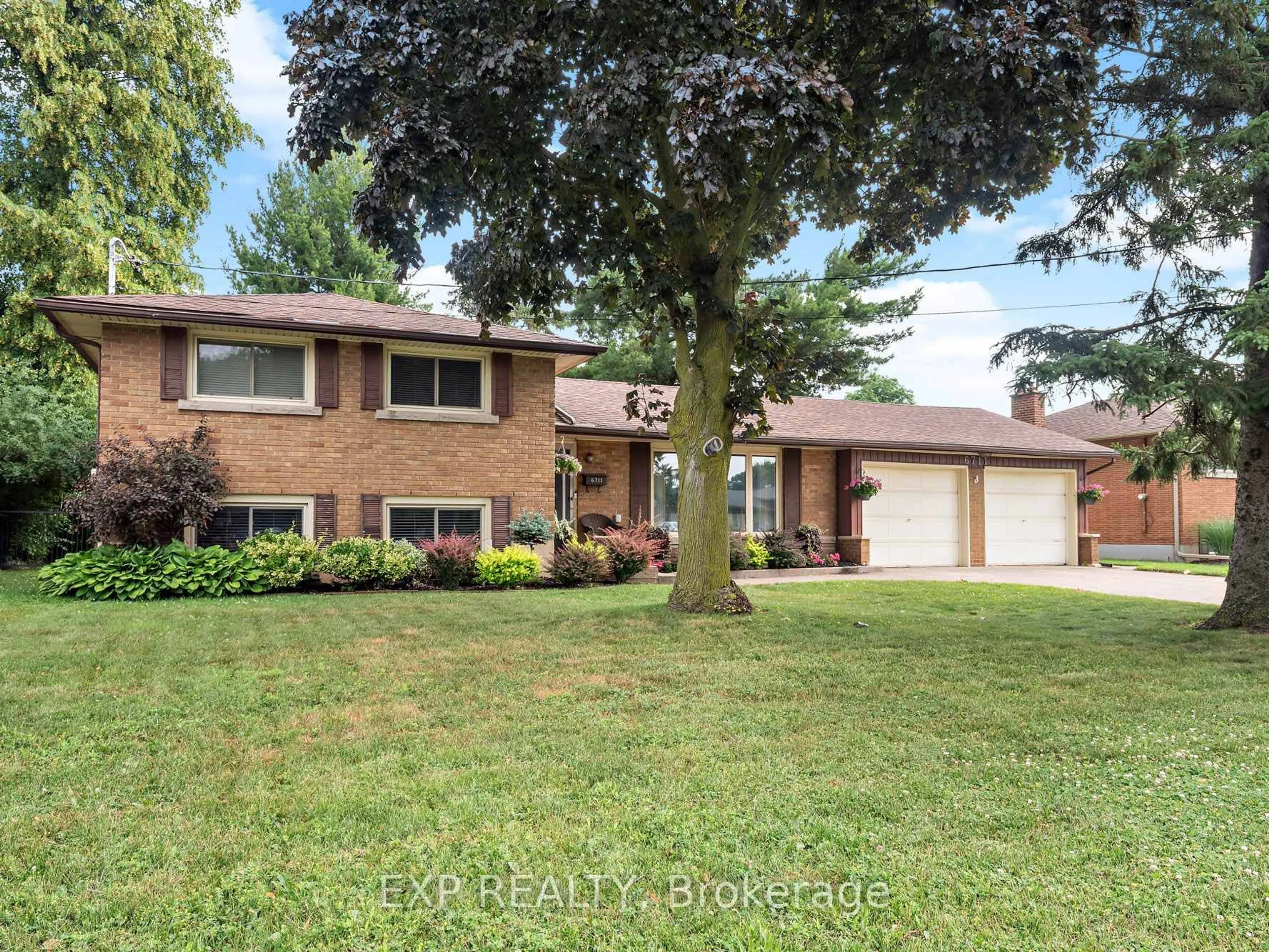 Home with brick exterior material, street for 6711 MCMICKING St, Niagara Falls Ontario L2J 1X5