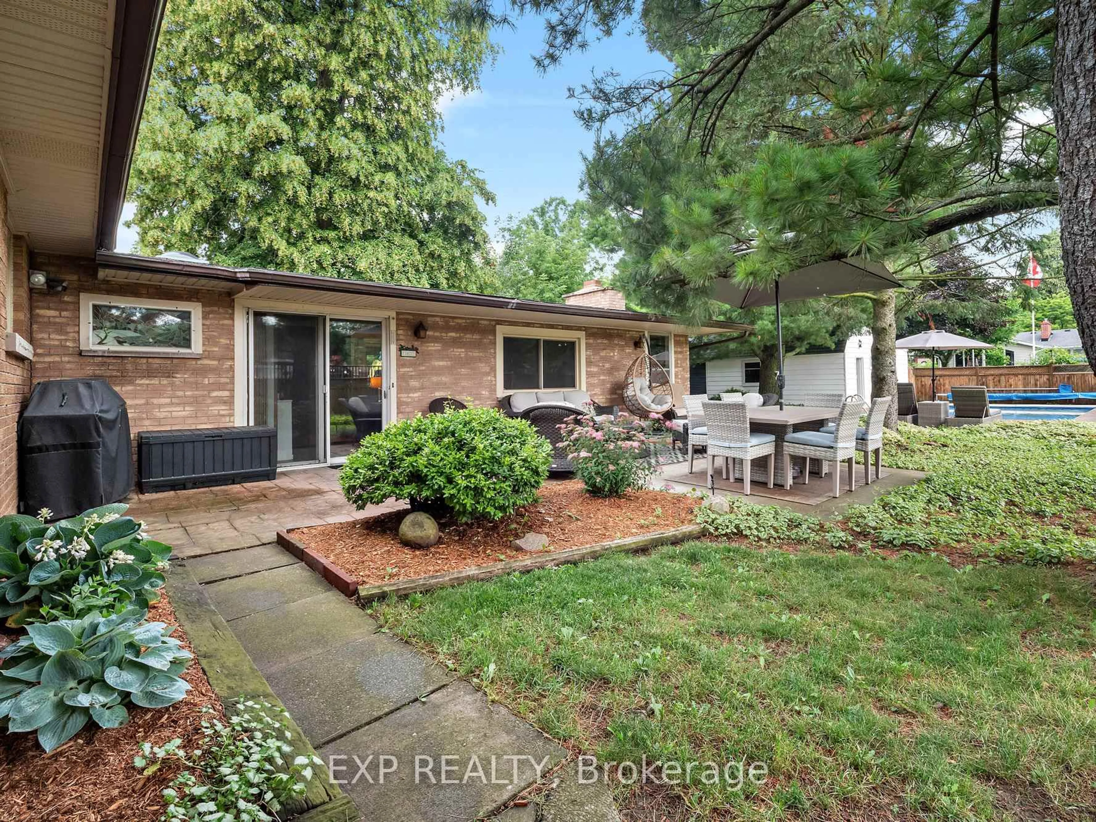 Unknown for 6711 MCMICKING St, Niagara Falls Ontario L2J 1X5