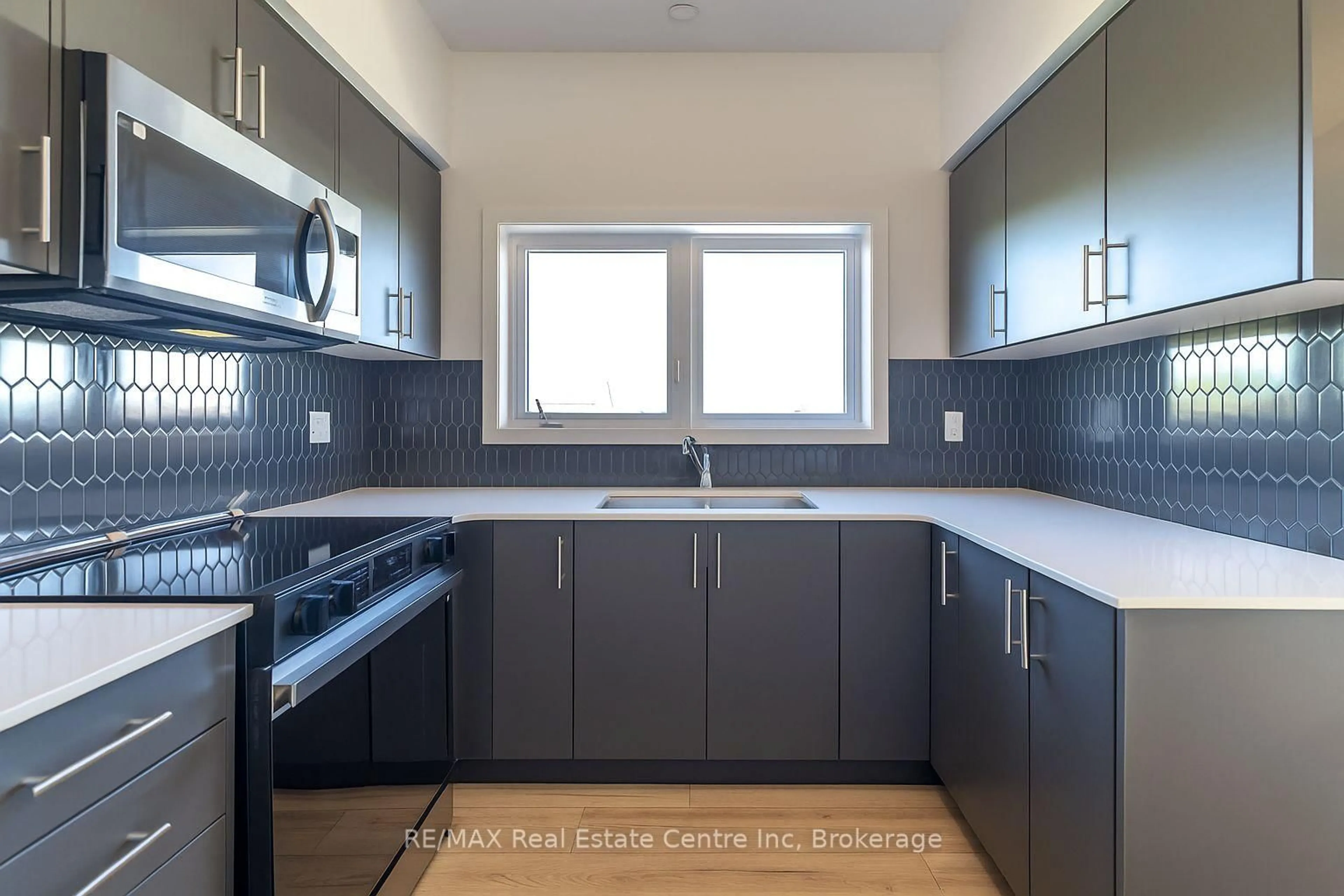 Standard kitchen, unknown for 940 St.David St #60, Centre Wellington Ontario N1M 2W3