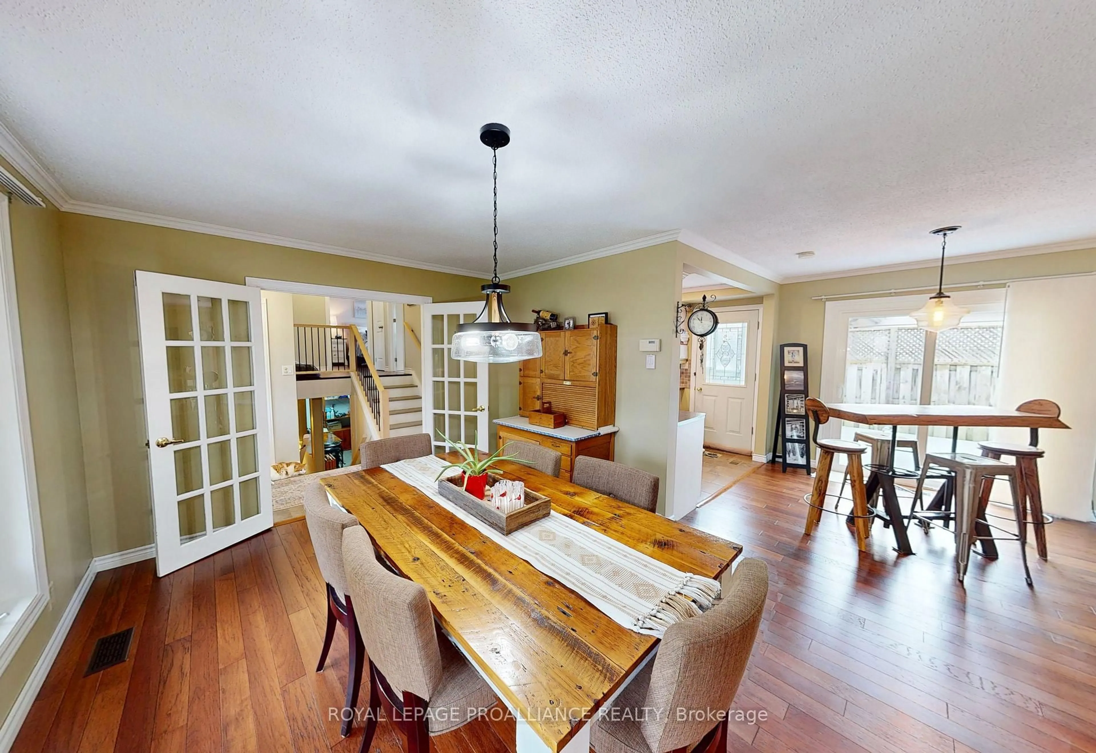 Dining room, wood/laminate floor for 11 Stavebank Rd, Belleville Ontario K8P 2N7