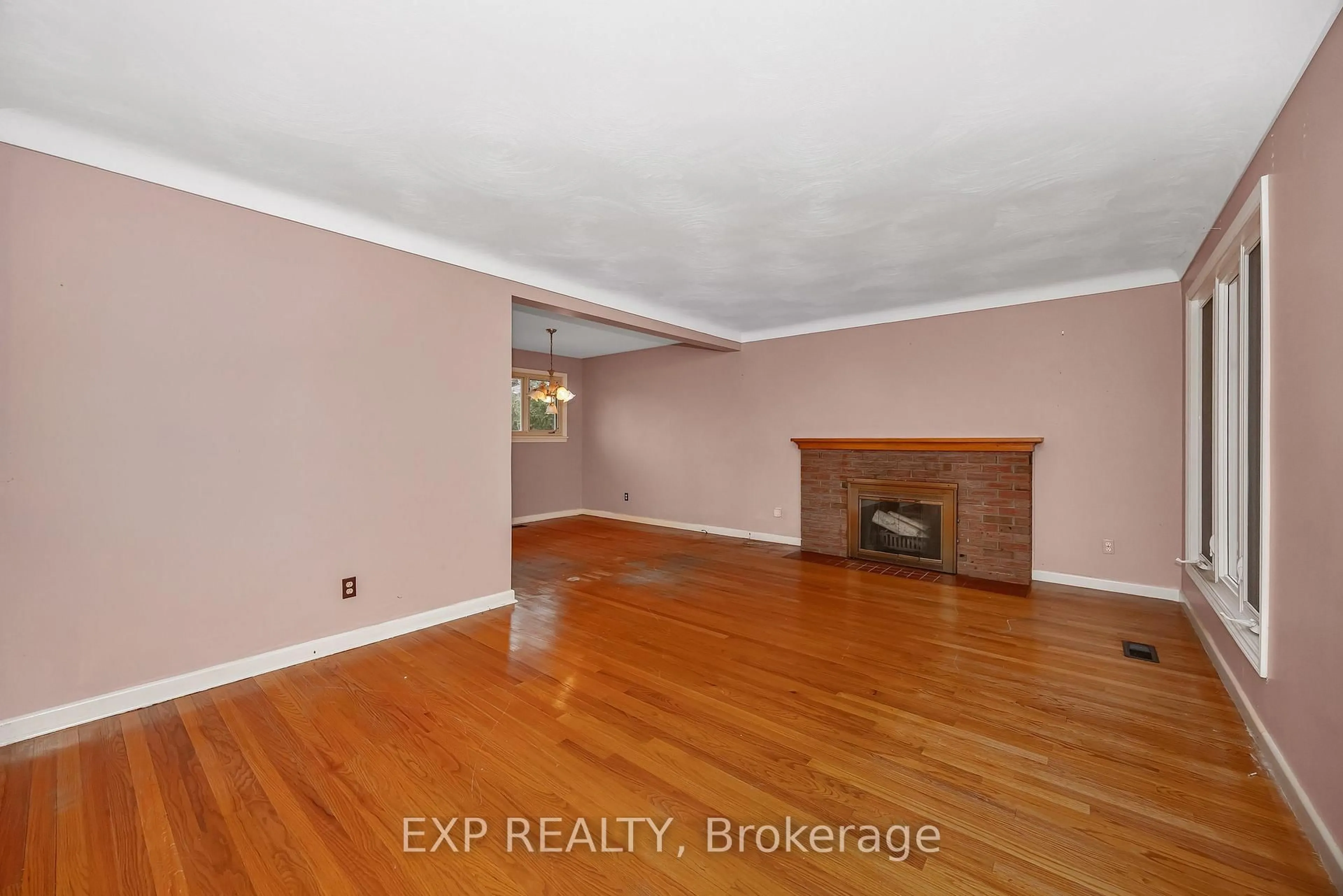 A pic of a room for 2393 Sheldon Ave, Ottawa Ontario K2C 1K4