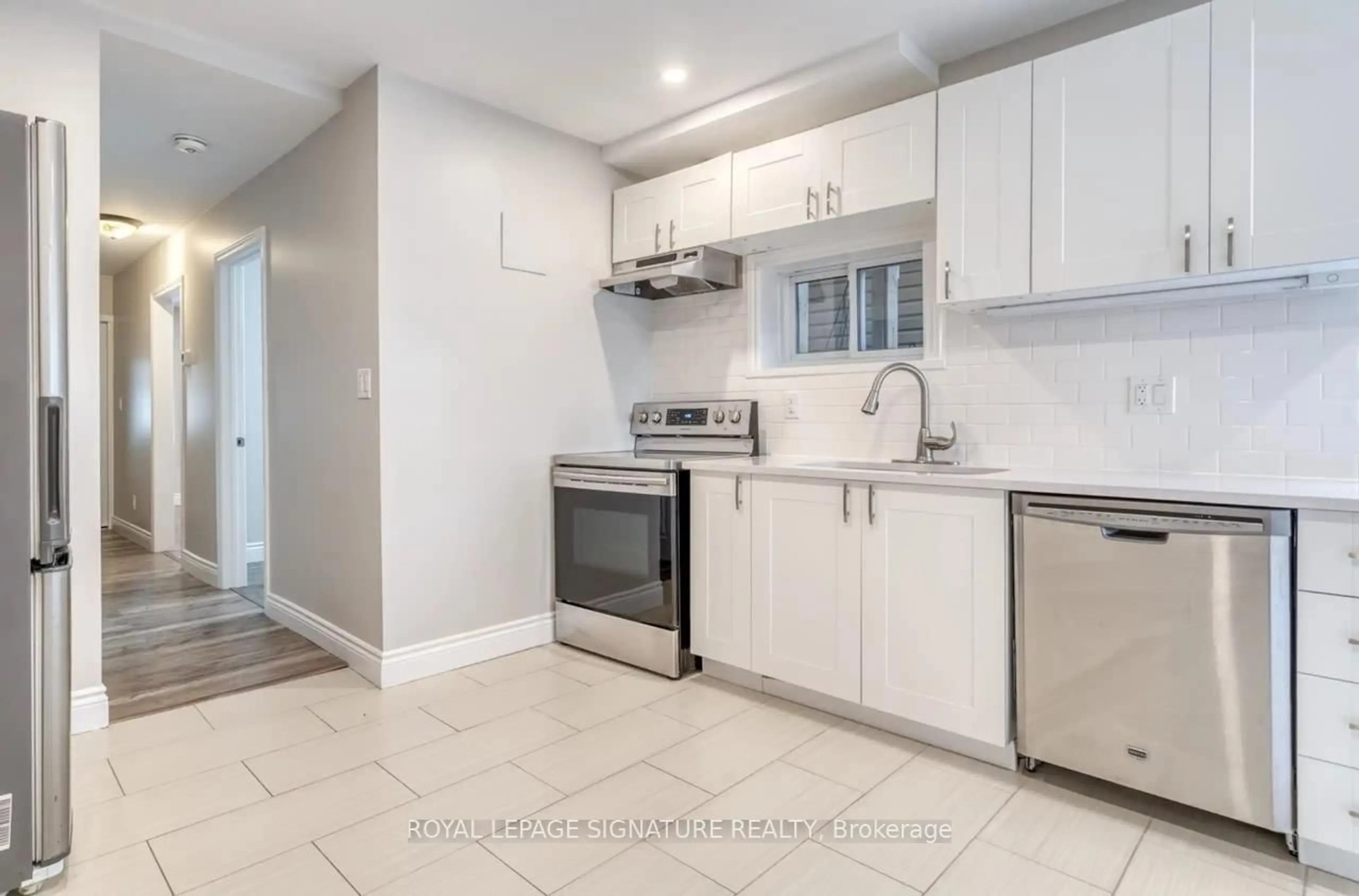 Standard kitchen, ceramic/tile floor for 49 West Ave, Hamilton Ontario L8L 5C1