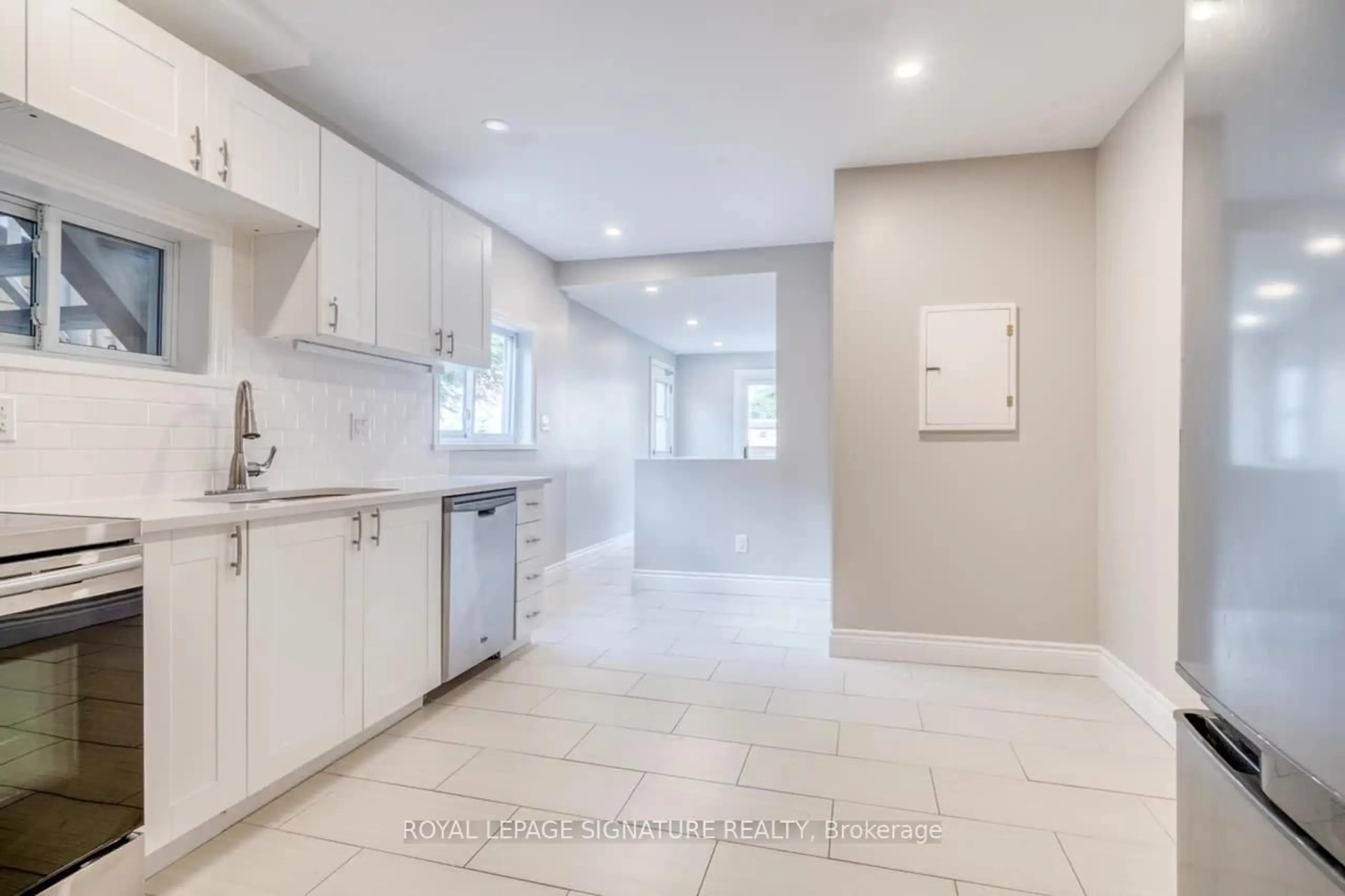 Open concept kitchen, ceramic/tile floor for 49 West Ave, Hamilton Ontario L8L 5C1
