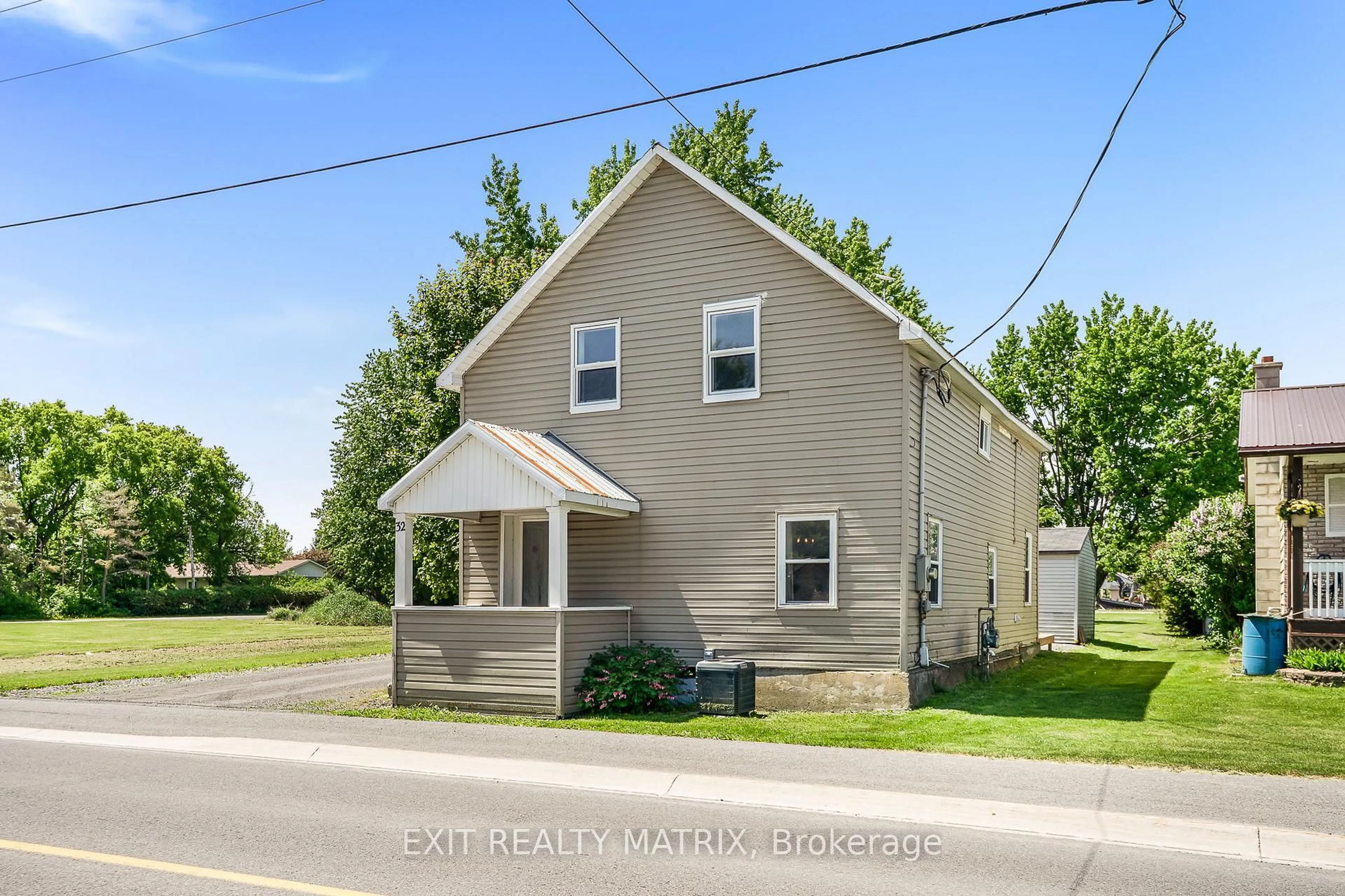 A pic from outside/outdoor area/front of a property/back of a property/a pic from drone, street for 32 Cockburn St, North Stormont Ontario K0C 1G0