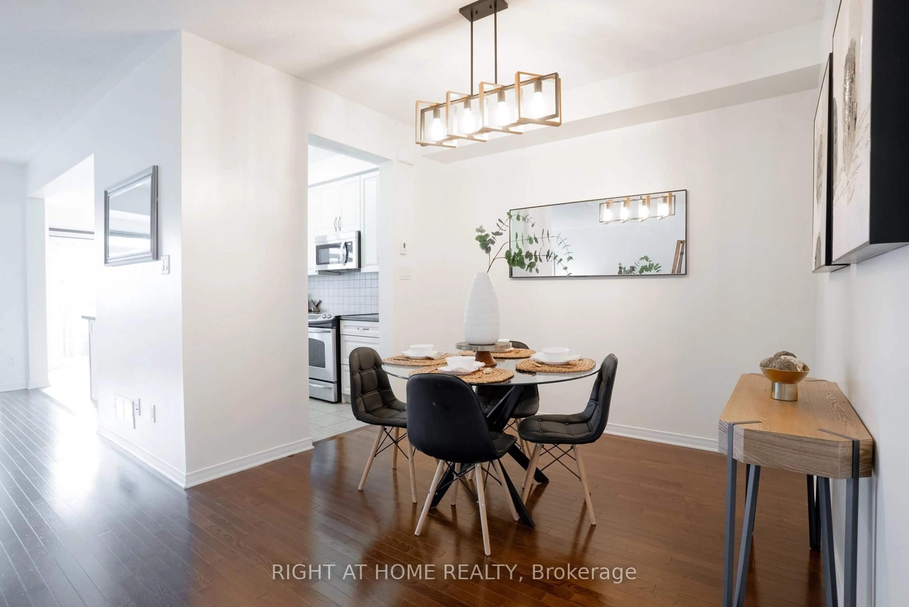 Dining room, wood/laminate floor for 540 Barrick Hill Rd, Ottawa Ontario K2M 0B4