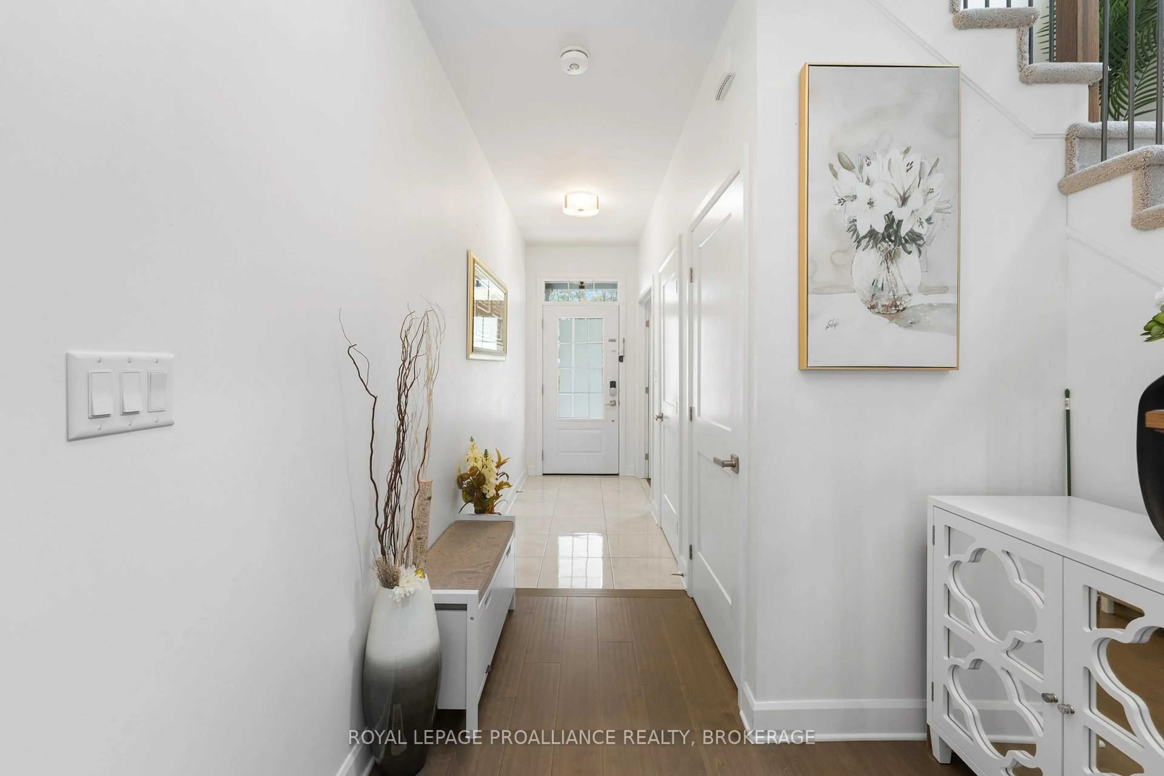 Indoor entryway for 1365 Andersen Dr, Kingston Ontario K7P 0P5