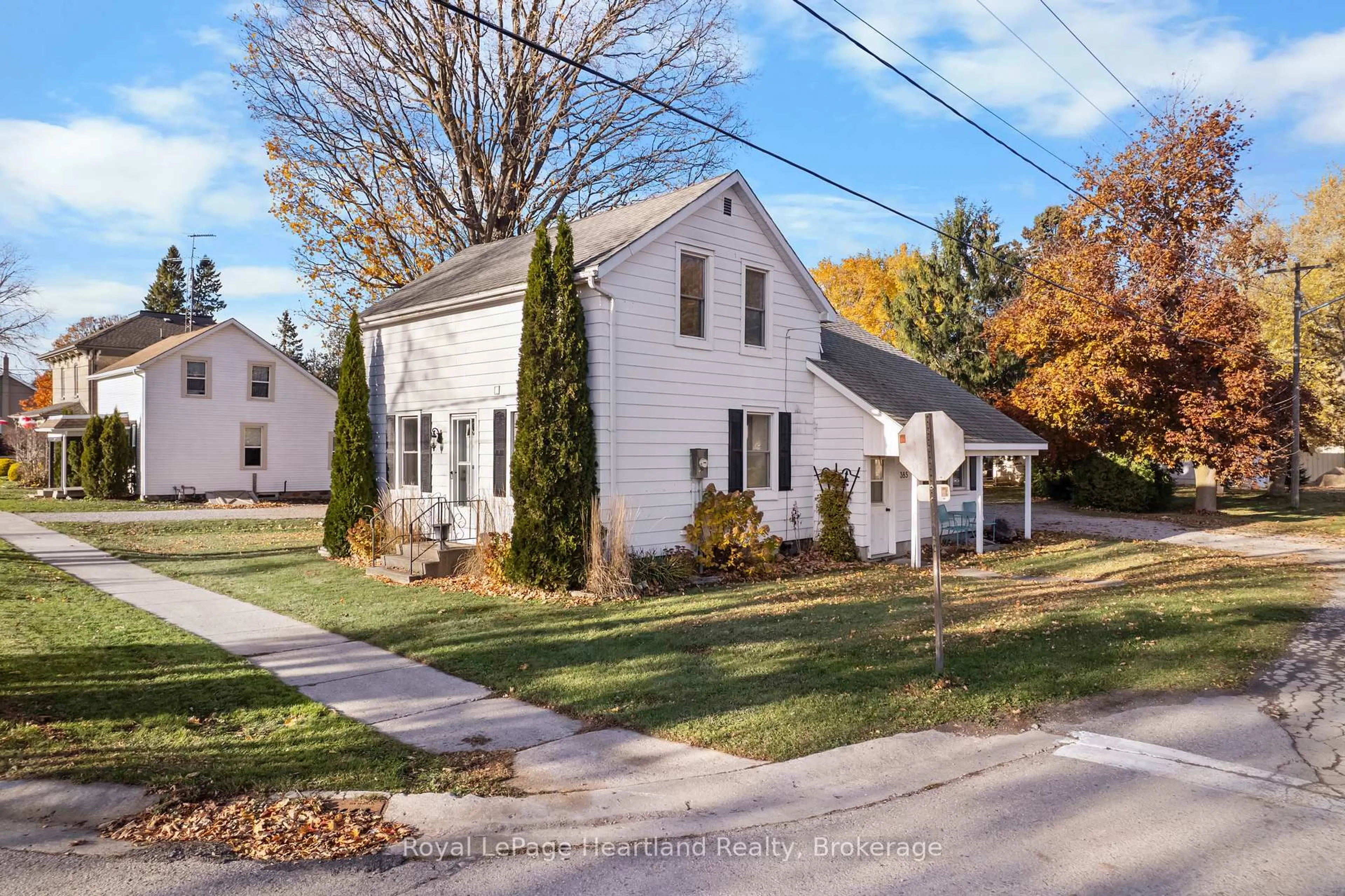 A pic from outside/outdoor area/front of a property/back of a property/a pic from drone, street for 385 Mill St, North Huron Ontario N0M 1H0