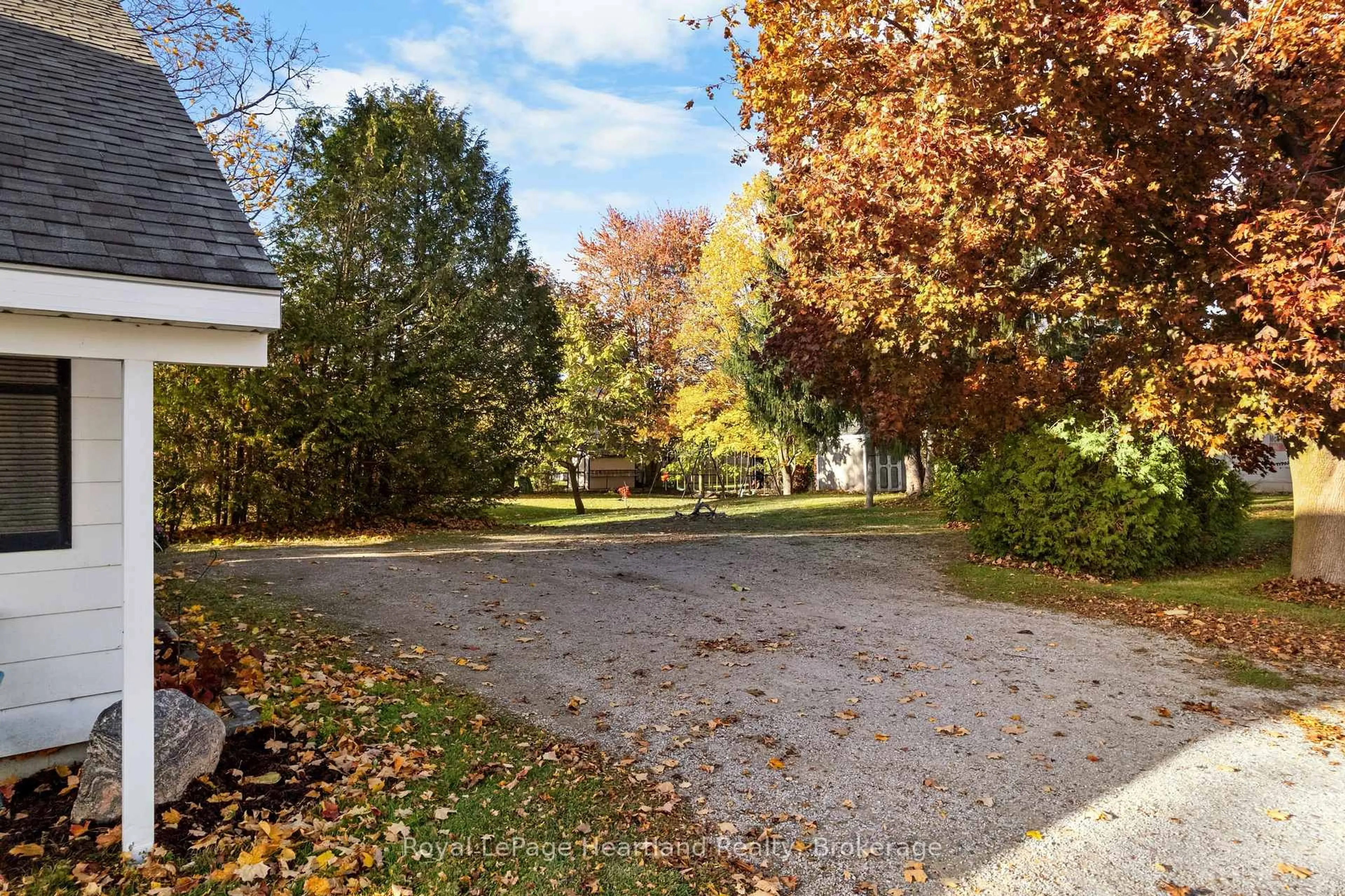 Patio, street for 385 Mill St, North Huron Ontario N0M 1H0