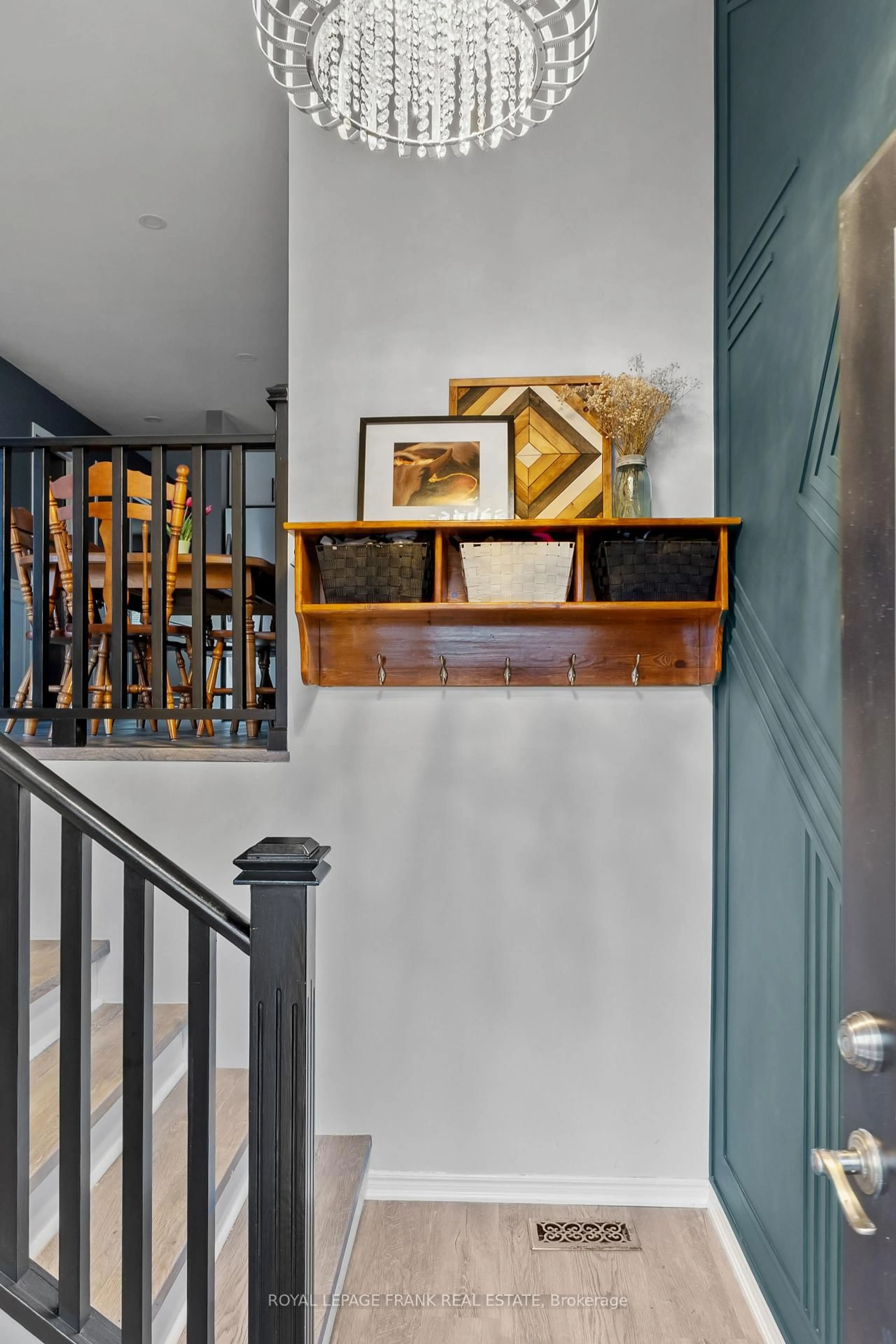 Indoor entryway for 21 Birch Cres, Kawartha Lakes Ontario K0M 1A0