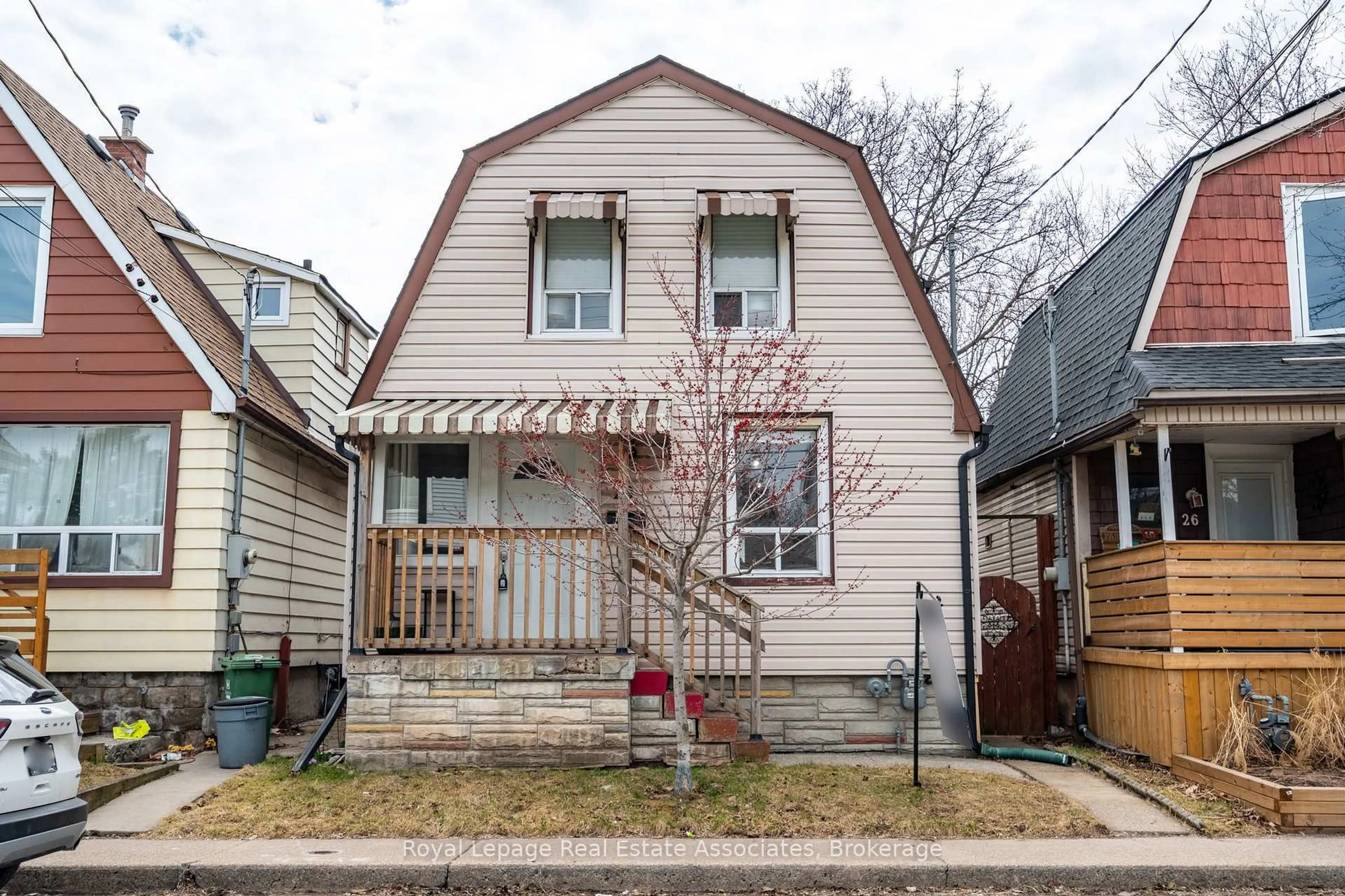 Unknown for 28 Edinburgh Ave, Hamilton Ontario L8H 2C3