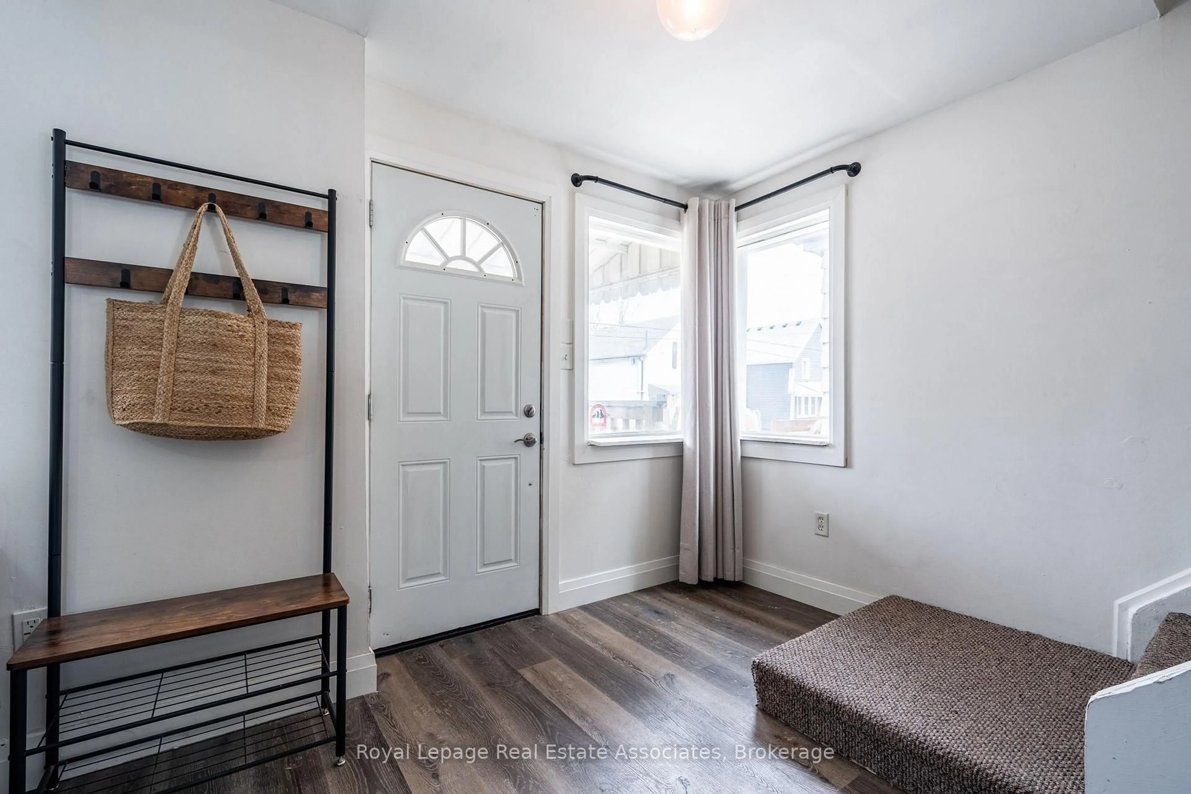 Indoor entryway for 28 Edinburgh Ave, Hamilton Ontario L8H 2C3