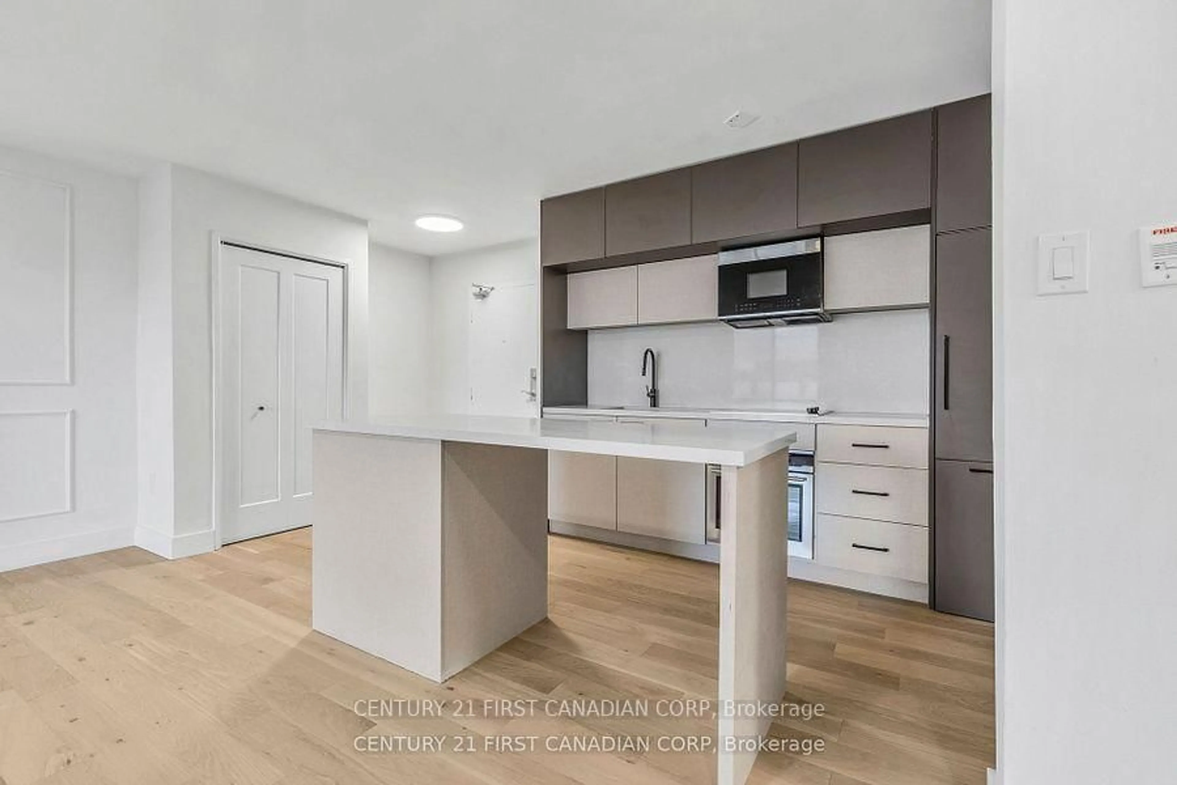 Unknown for 563 Mornington Ave #702, London East Ontario N5Y 4T8