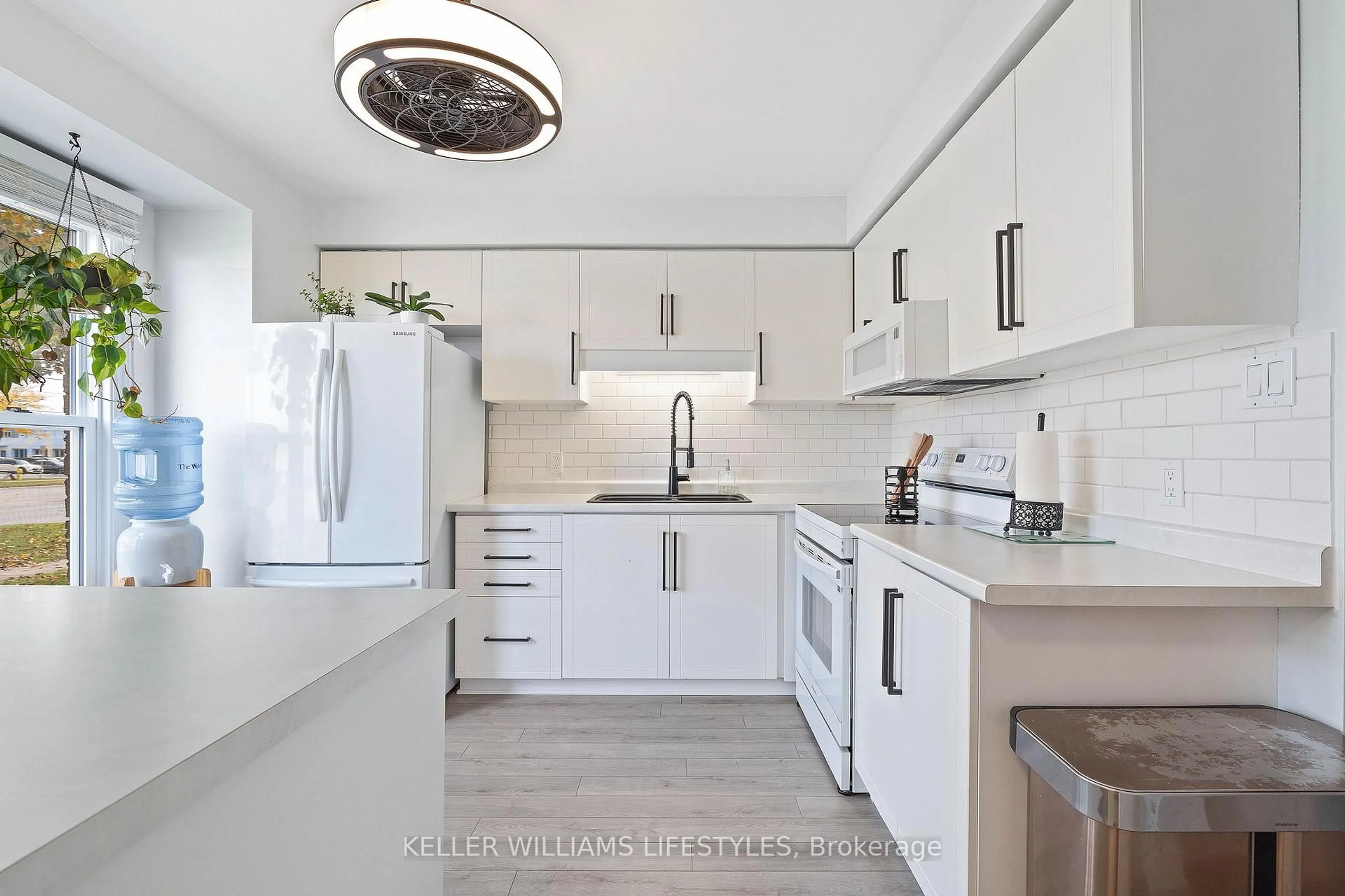 Standard kitchen, ceramic/tile floor for 757 Wharncliffe Rd #3, London South Ontario N6J 2N7