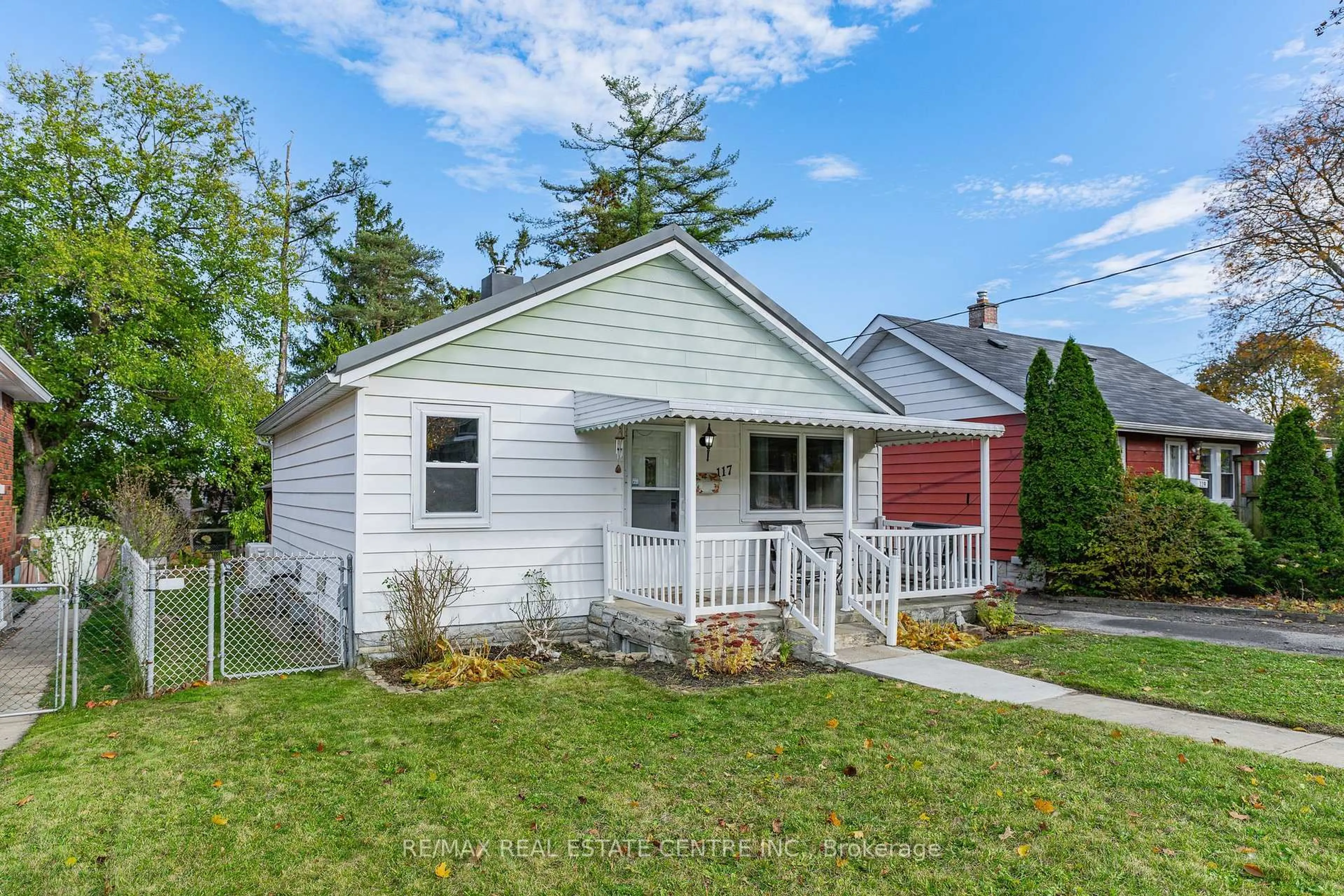 Home with vinyl exterior material, street for 117 Tait St, Cambridge Ontario N1S 3E4