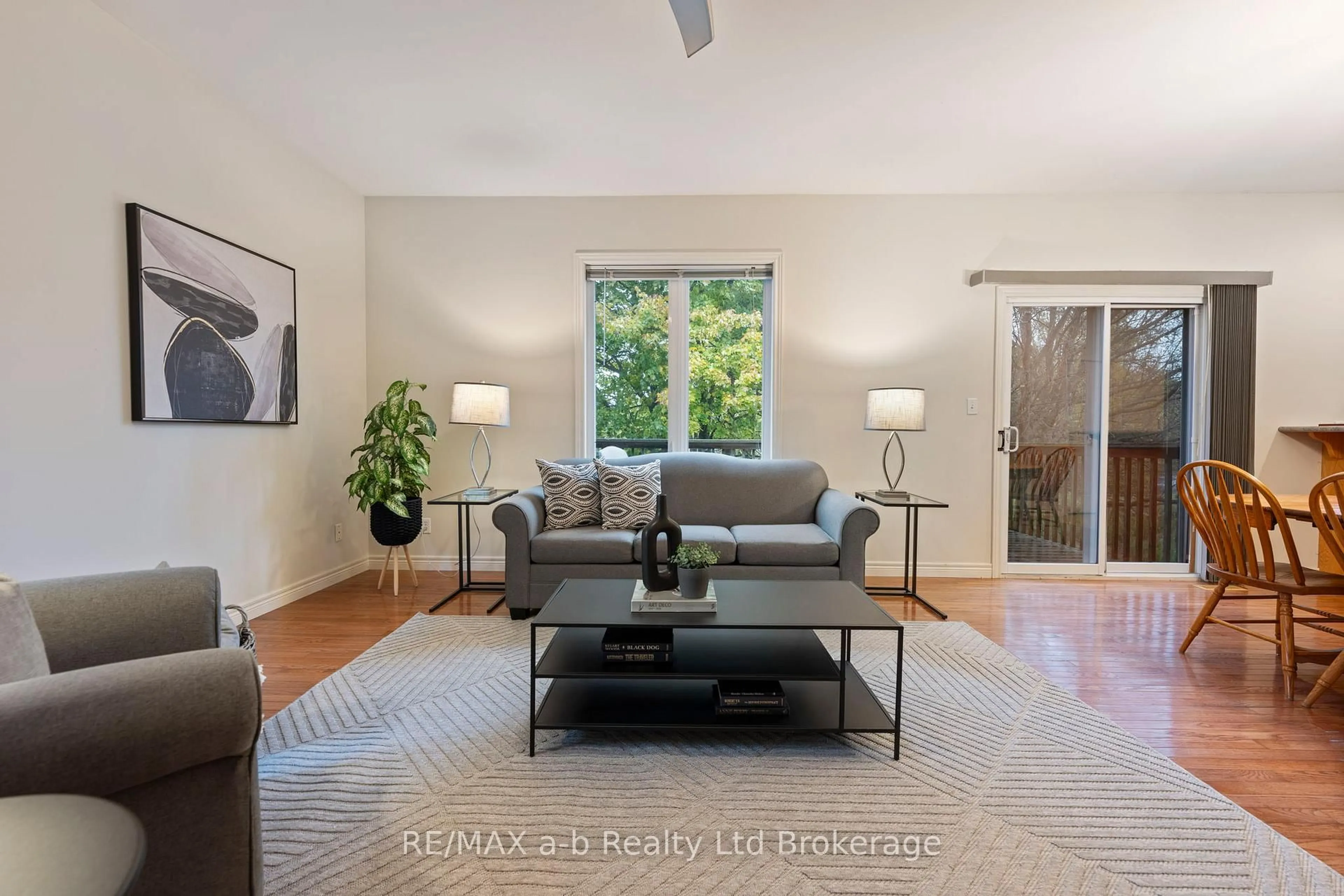 Living room with furniture, unknown for 117 Ferguson Dr, Woodstock Ontario N4V 1H4