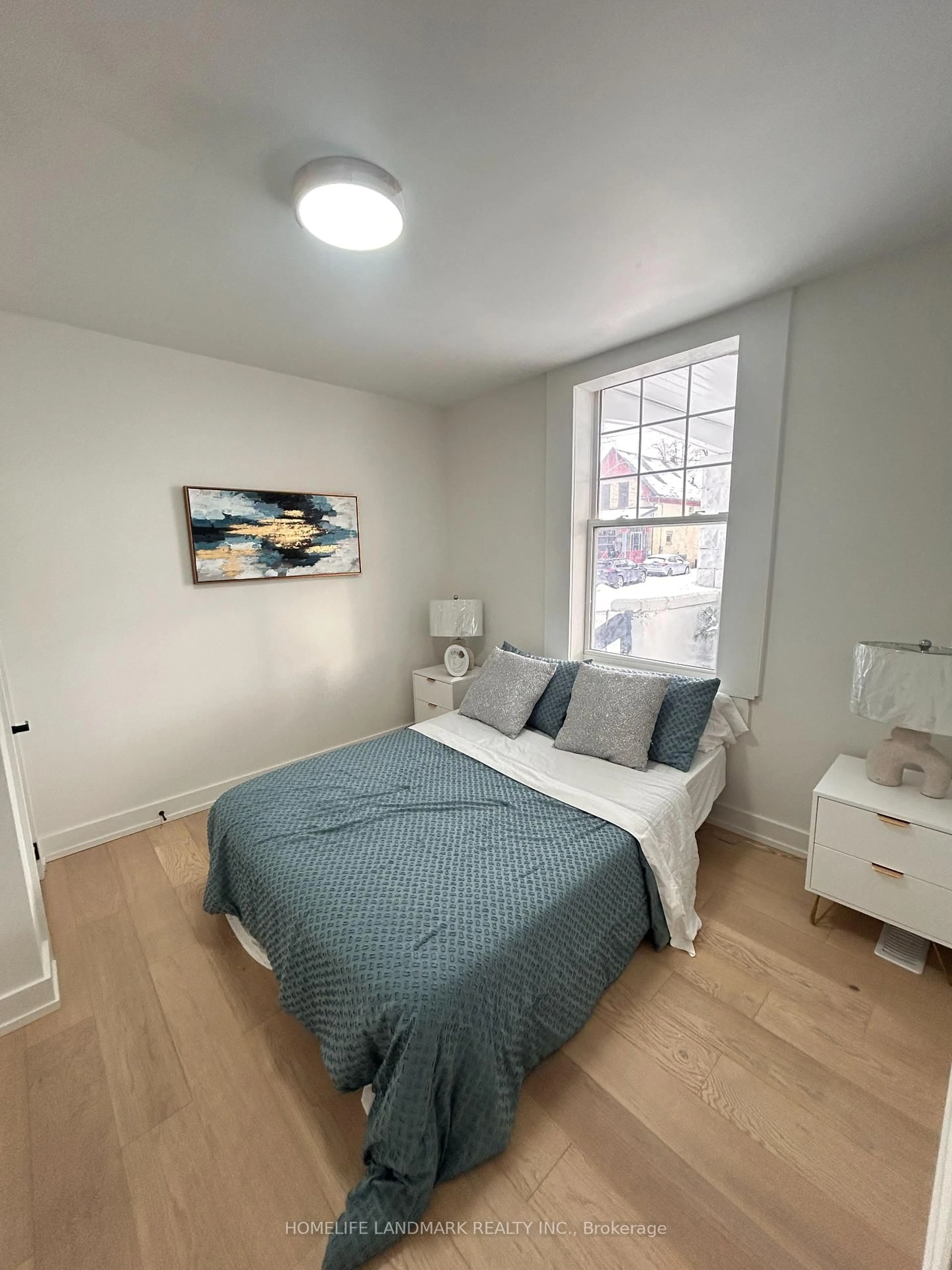 A pic of a room for 130 Langarth St, London South Ontario N6C 1Z5