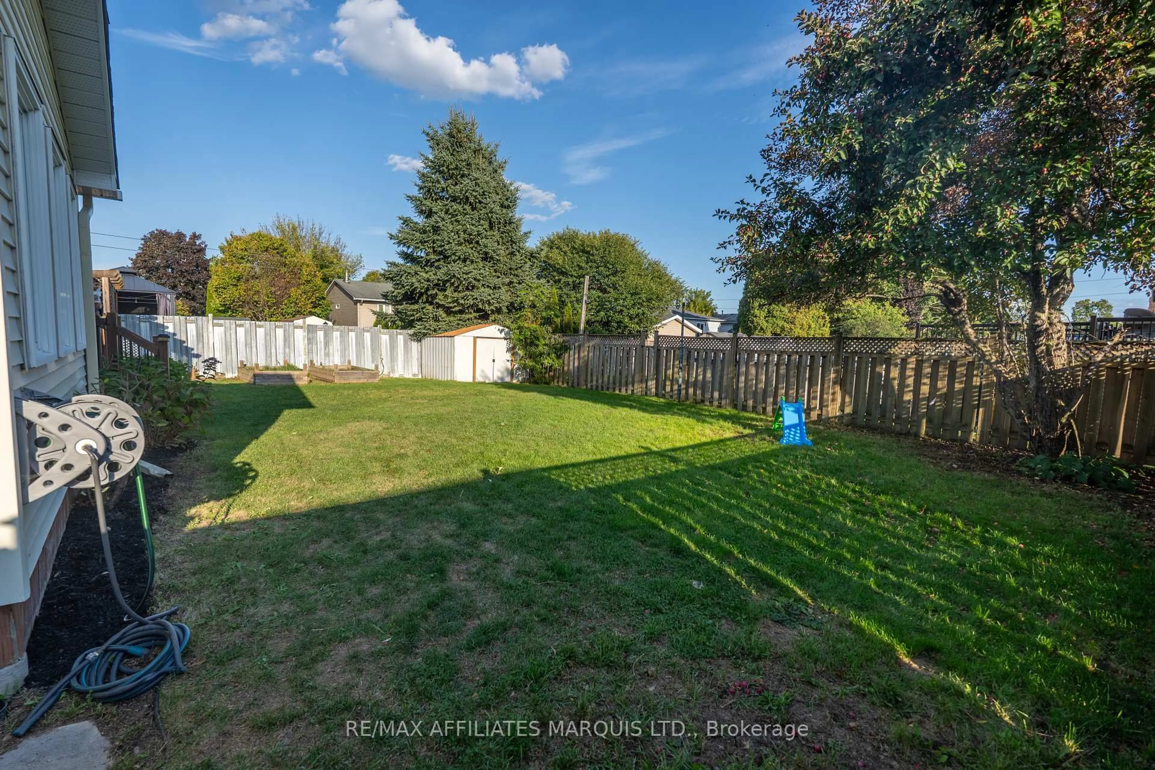 A pic from outside/outdoor area/front of a property/back of a property/a pic from drone, unknown for 1619 First St, Cornwall Ontario K6H 7A5