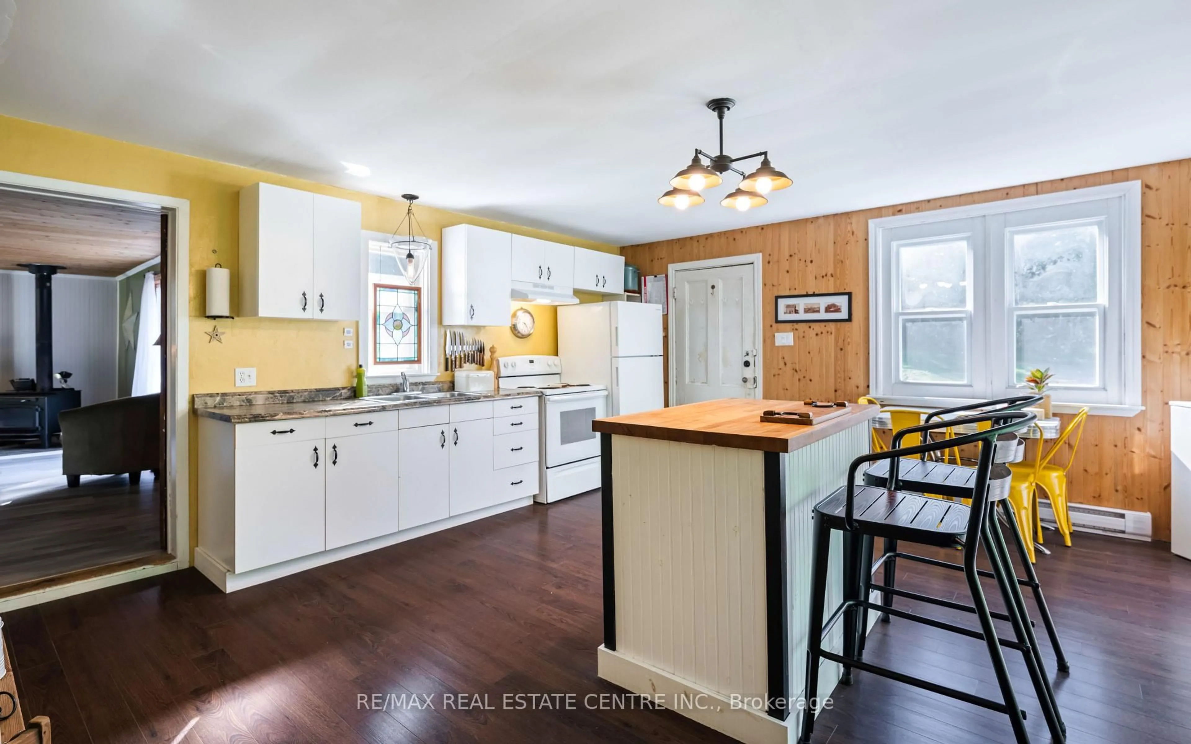 Open concept kitchen, unknown for 637217 Prince of Wales Rd, Mulmur Ontario L9V 0C2