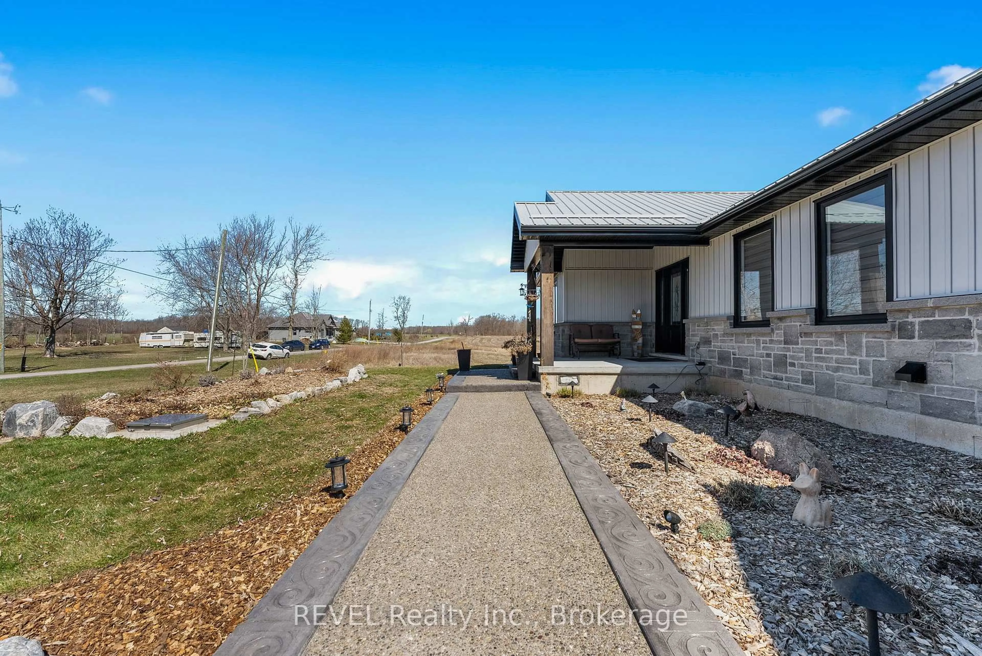 A pic from outside/outdoor area/front of a property/back of a property/a pic from drone, water/lake/river/ocean view for 8 Reicheld Rd, Haldimand Ontario N0A 1P0