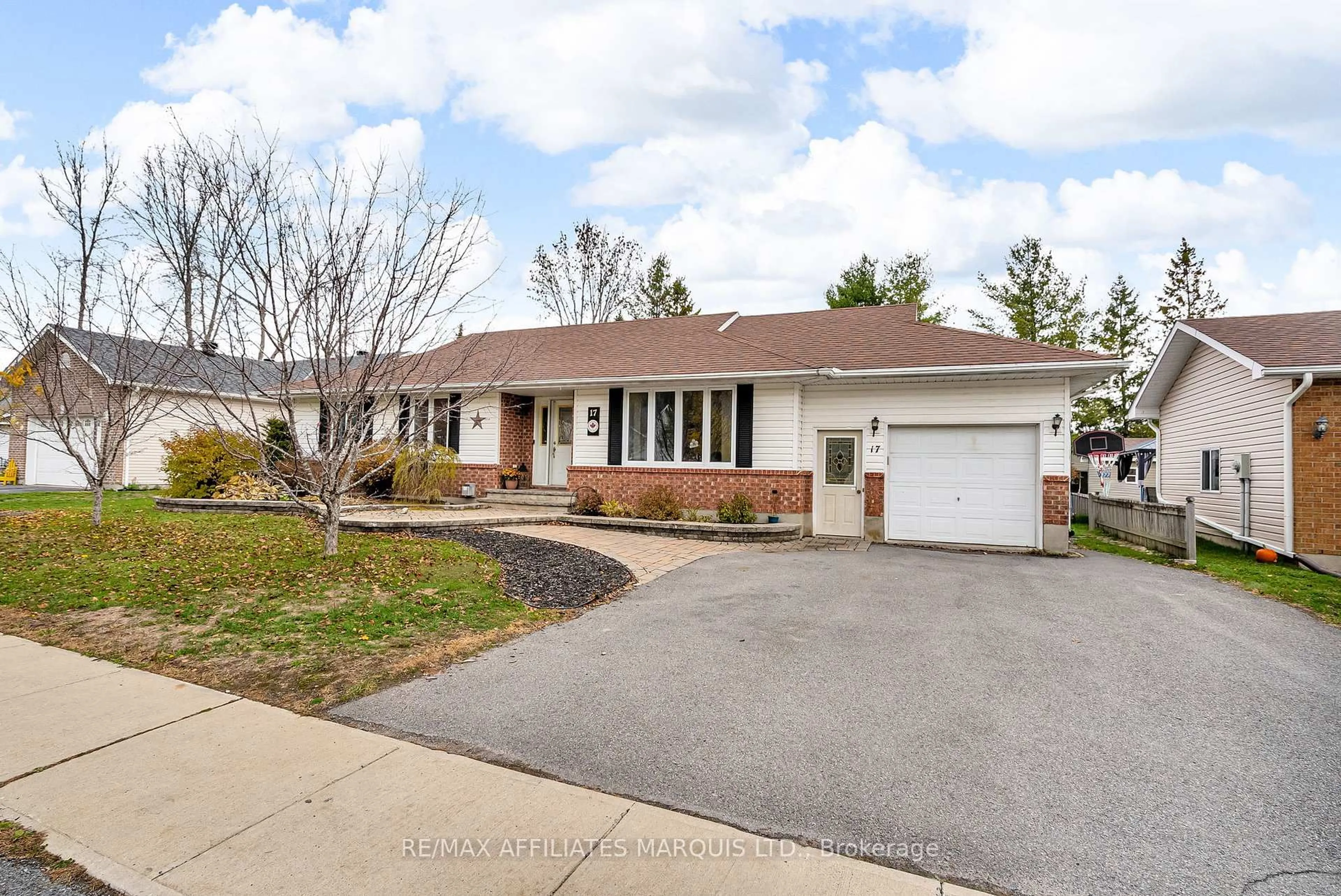 Unknown for 17 Napier St, South Stormont Ontario K0C 1M0