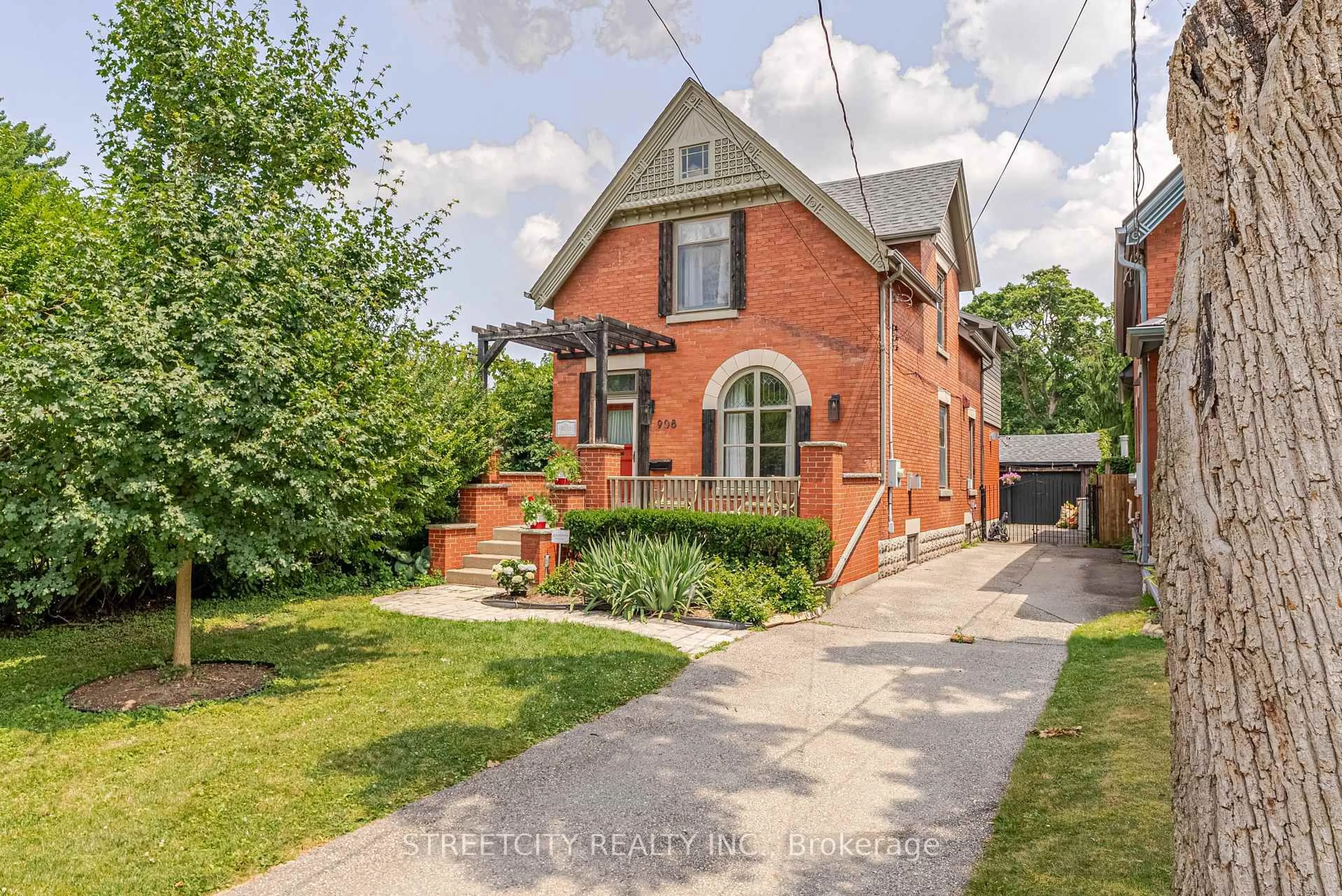 Home with brick exterior material, street for 908 Maitland St, London East Ontario N5Y 2X1
