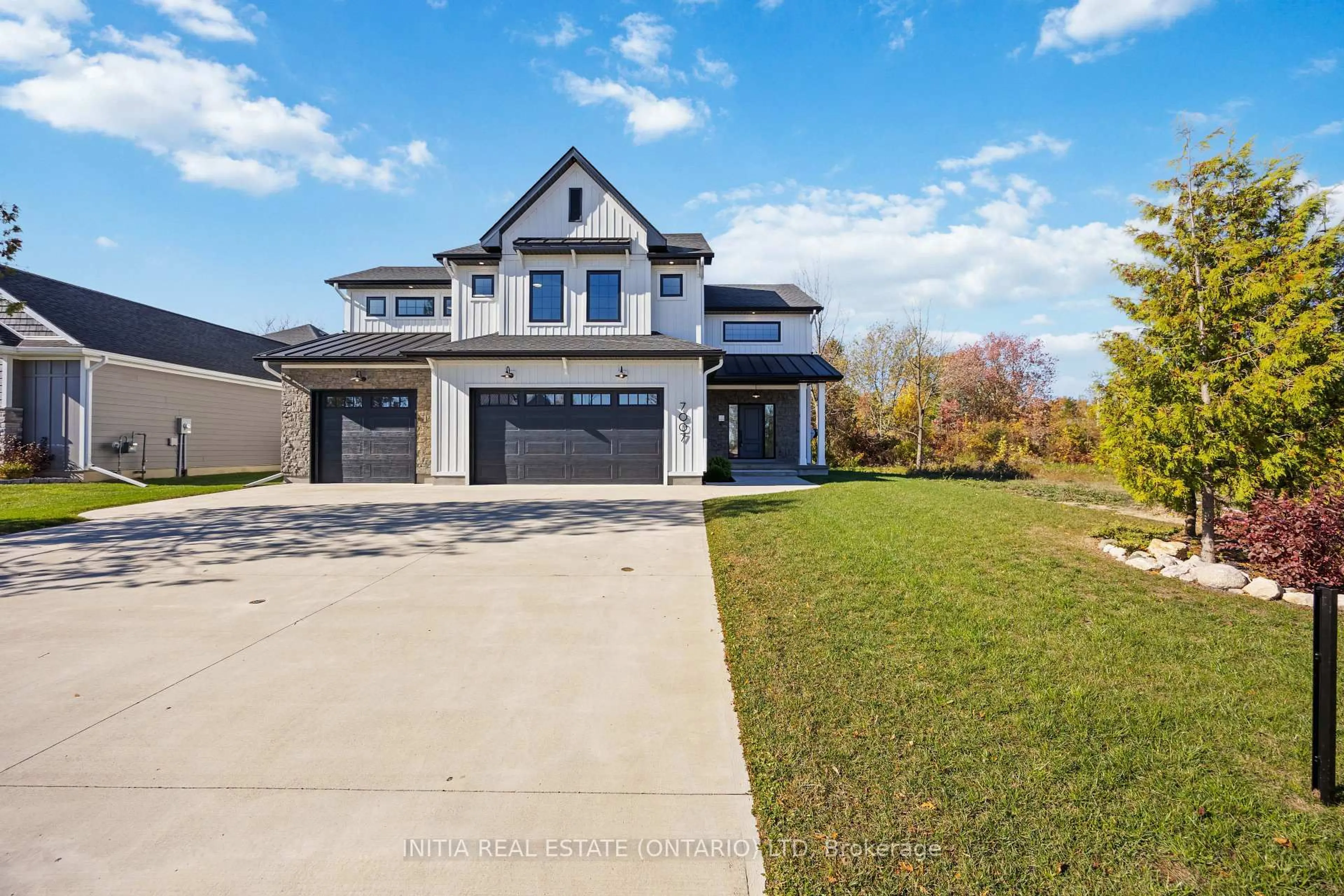 Unknown for 7007 Blue Coast Hts, Plympton-Wyoming Ontario N0N 1E0