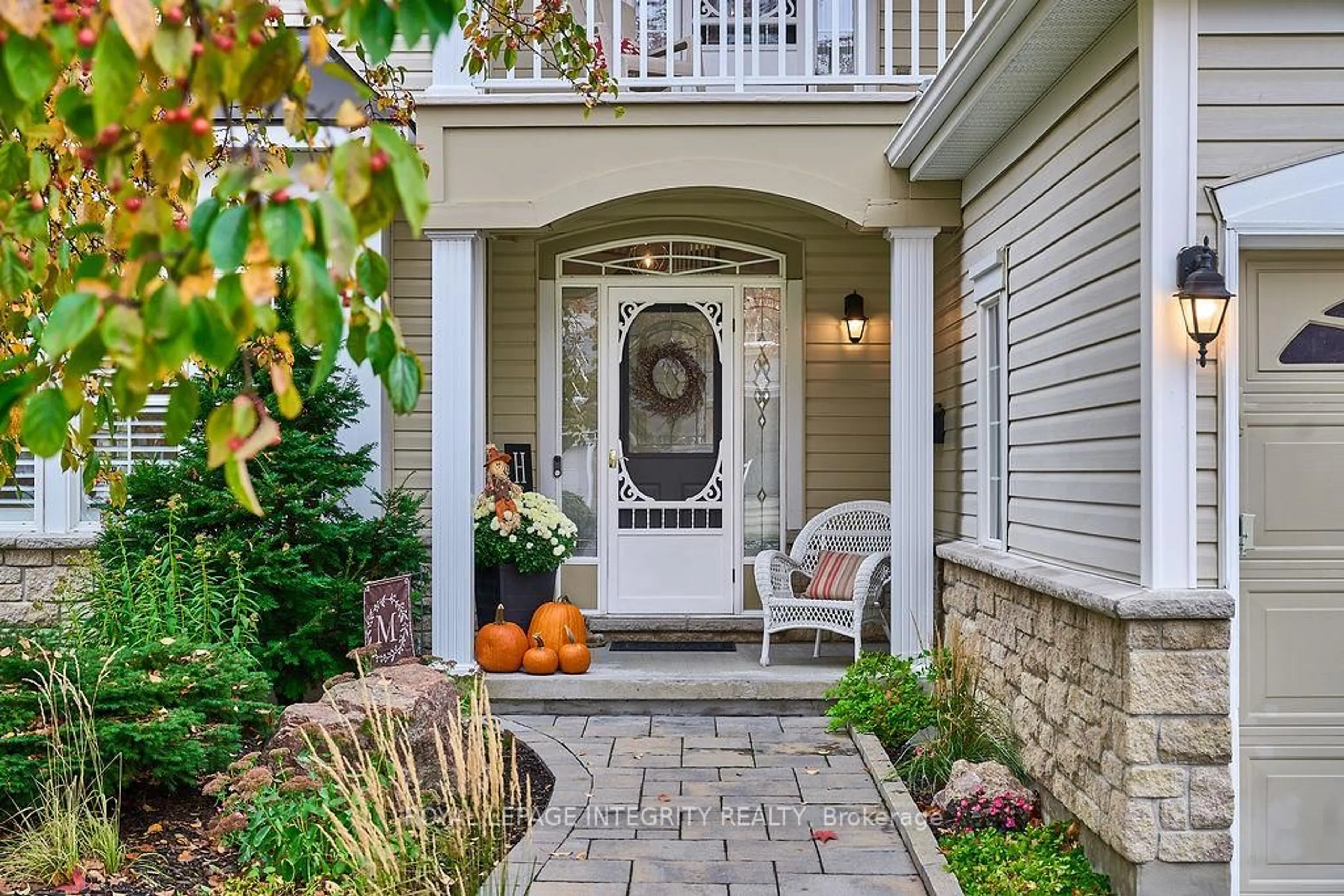 Patio, street for 57 Insmill Cres, Ottawa Ontario K2T 1G4