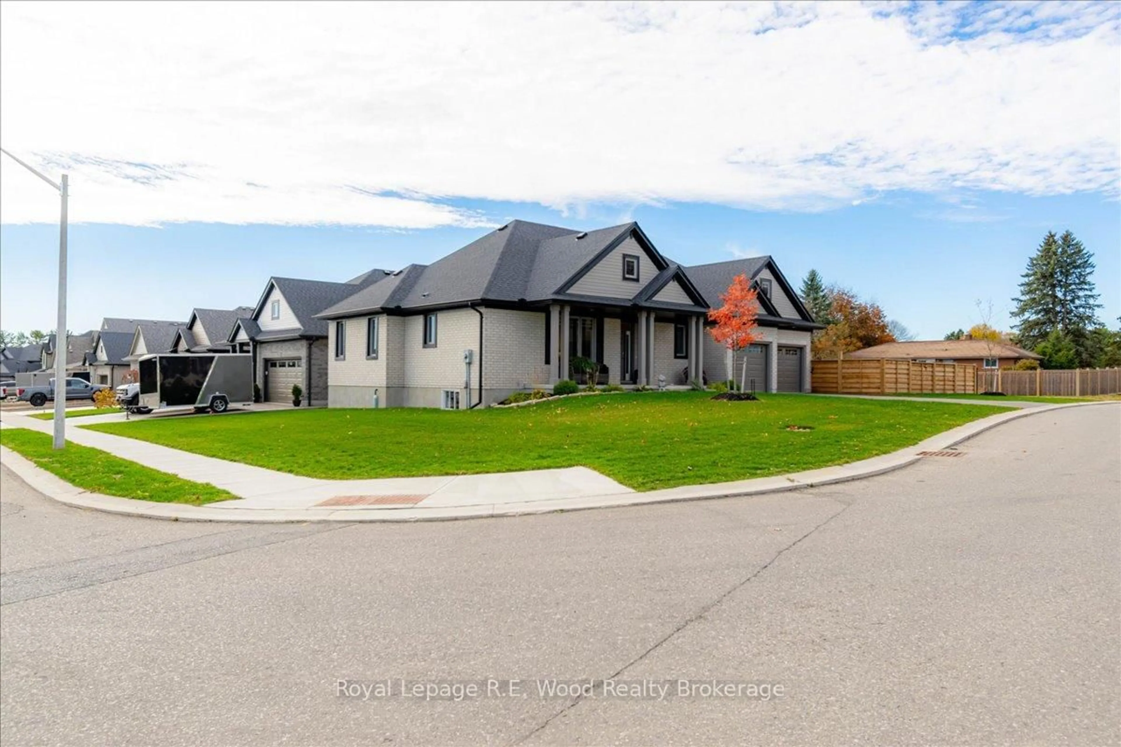 A pic from outside/outdoor area/front of a property/back of a property/a pic from drone, street for 79 Canary St, Tillsonburg Ontario N4G 0K3