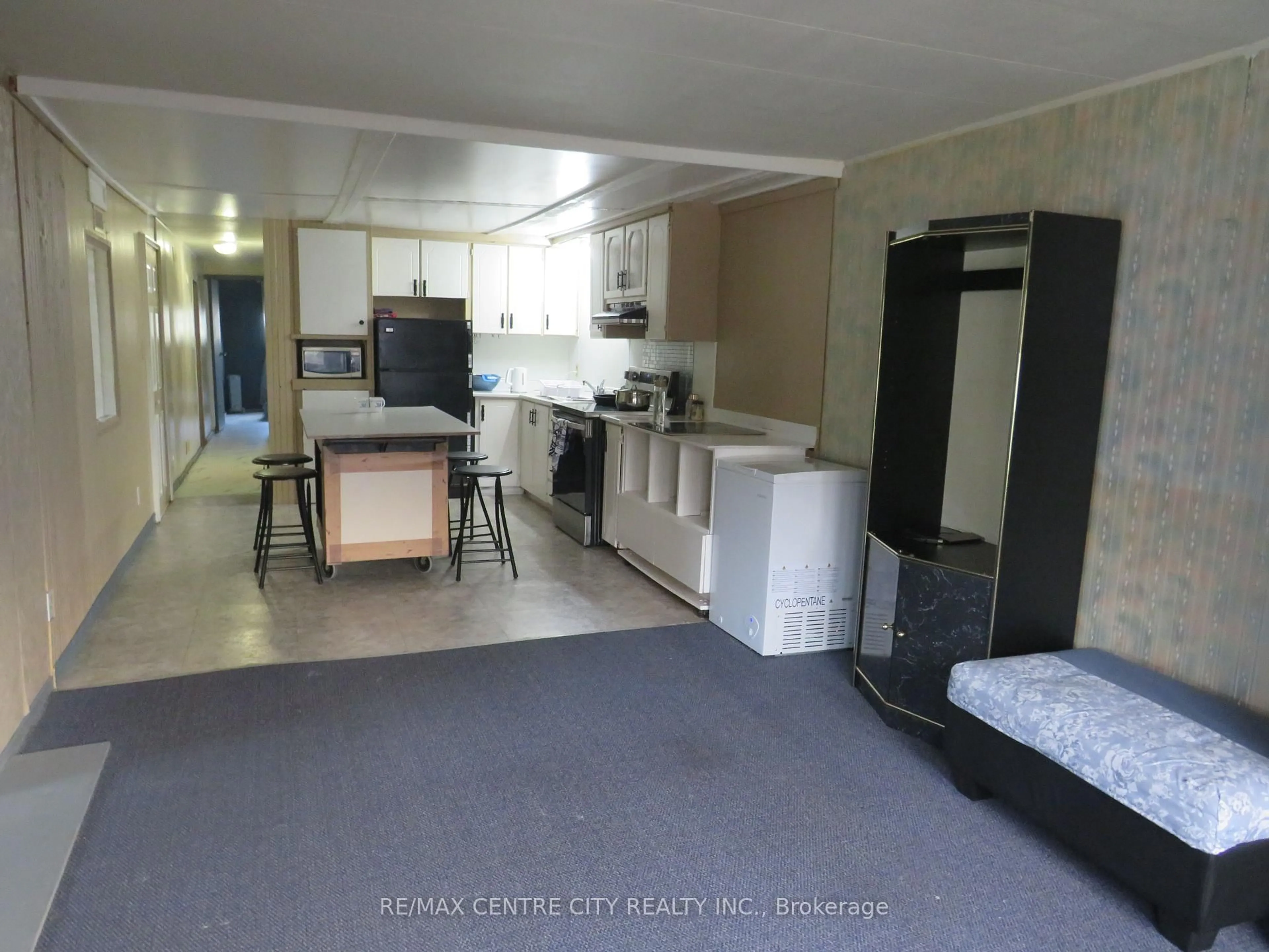 Unknown for 3902 Dundas St #4, Thames Centre Ontario N5V 5C6